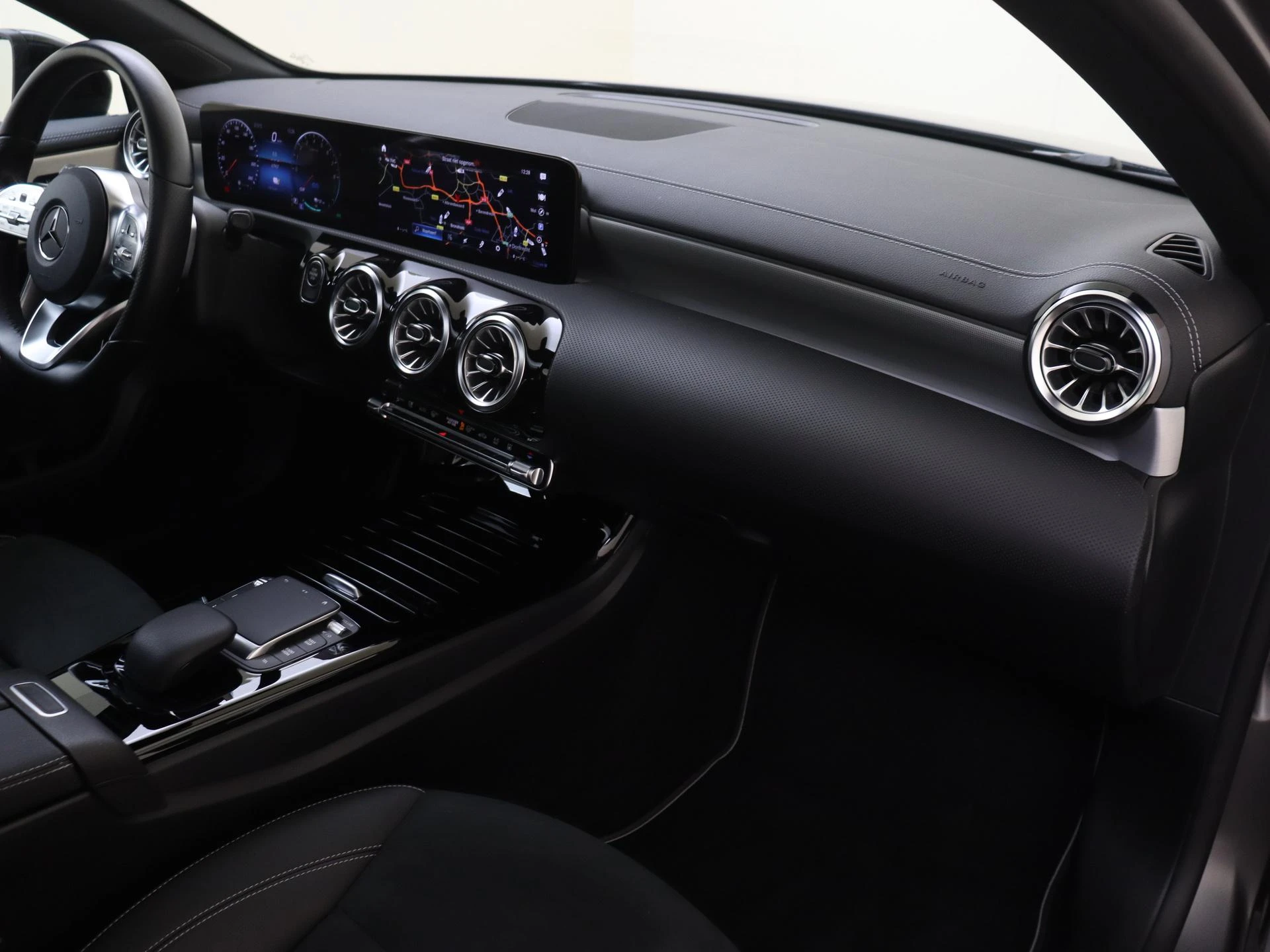 Mercedes-Benz-A-Klasse-image-10