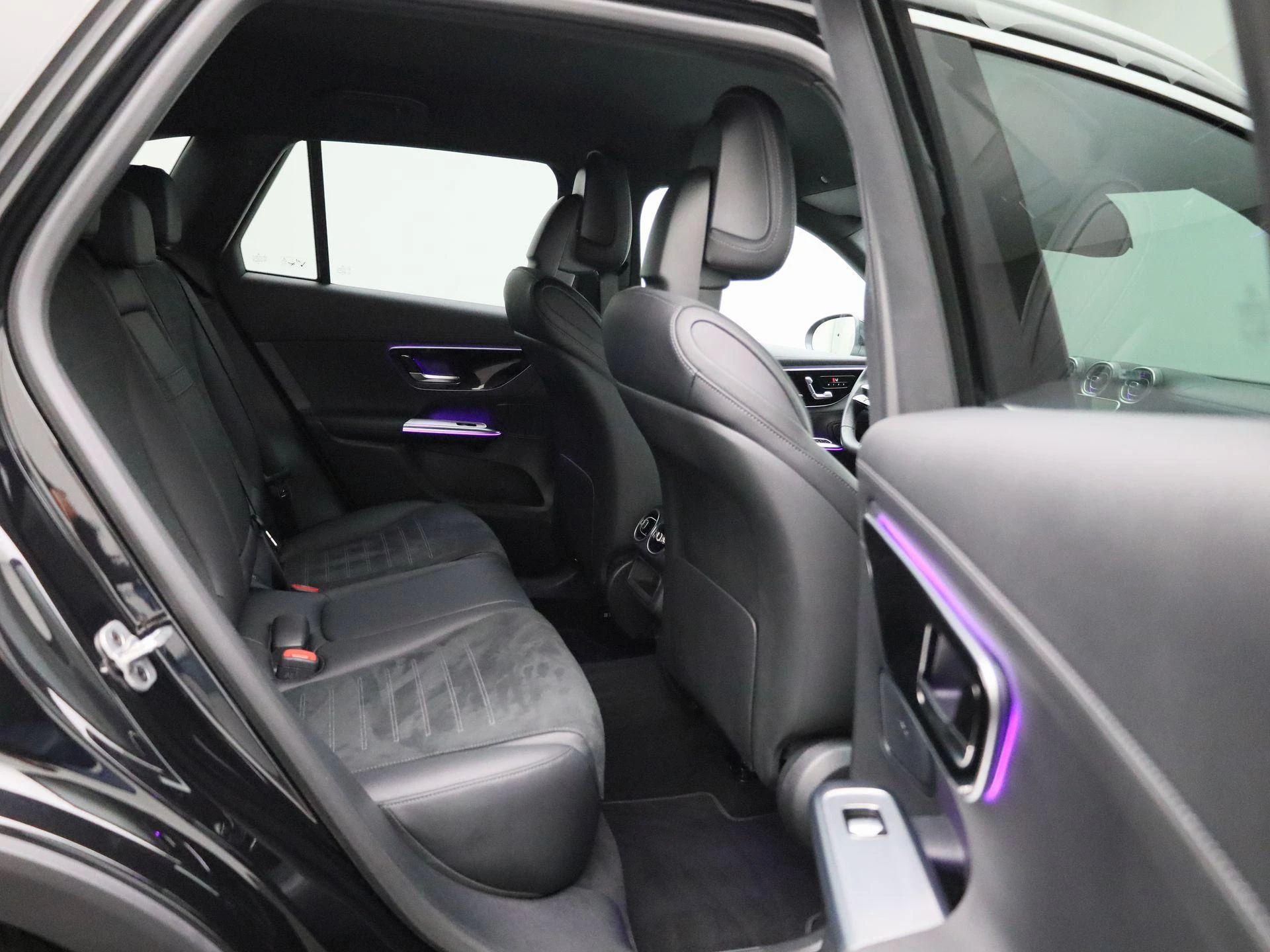 Mercedes-Benz-GLC-image-43