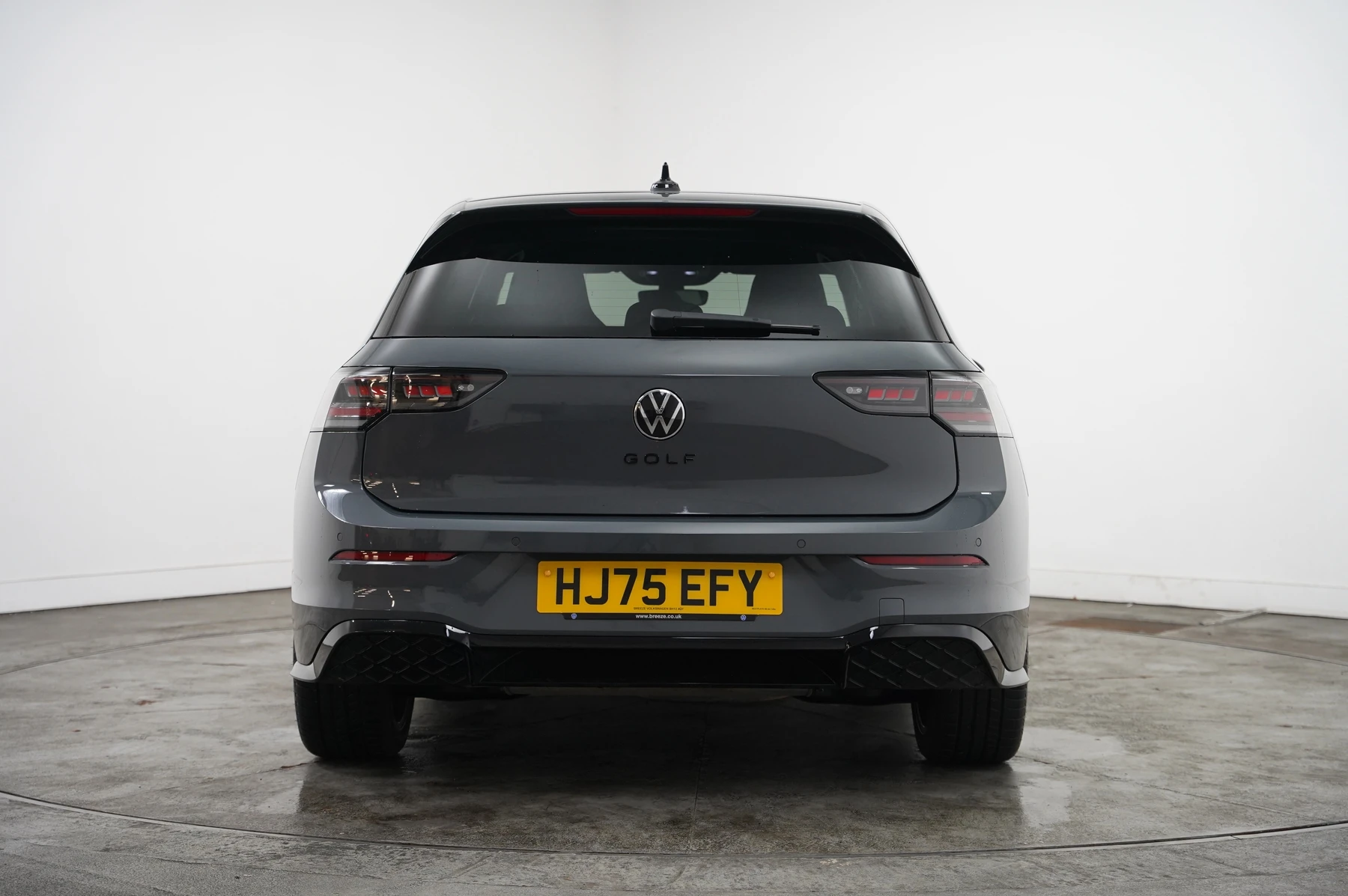 Volkswagen-Golf-image-13