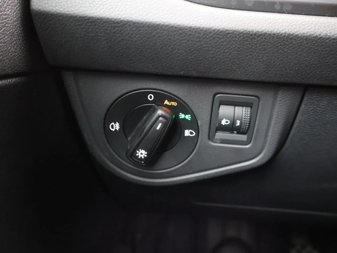 Volkswagen Polo Polo 1.0 MPI 80pk *APP CONNECT*BLTH*CRUISE*PDC*DIGITAL DASHBOARD*...