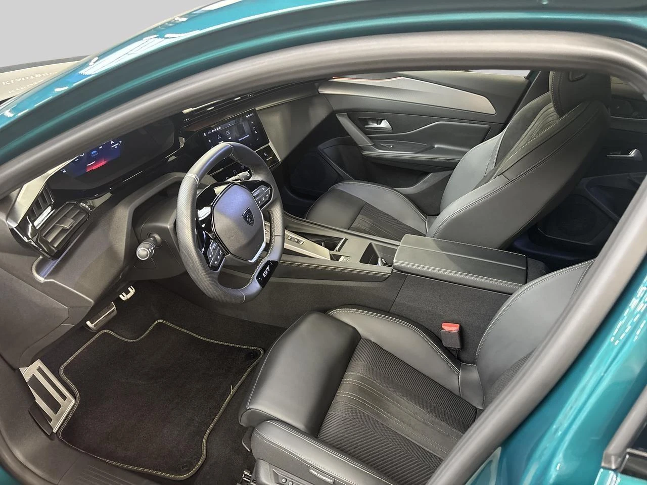 Peugeot 308 1.2 HYBRID 145 e-DSC6 GT