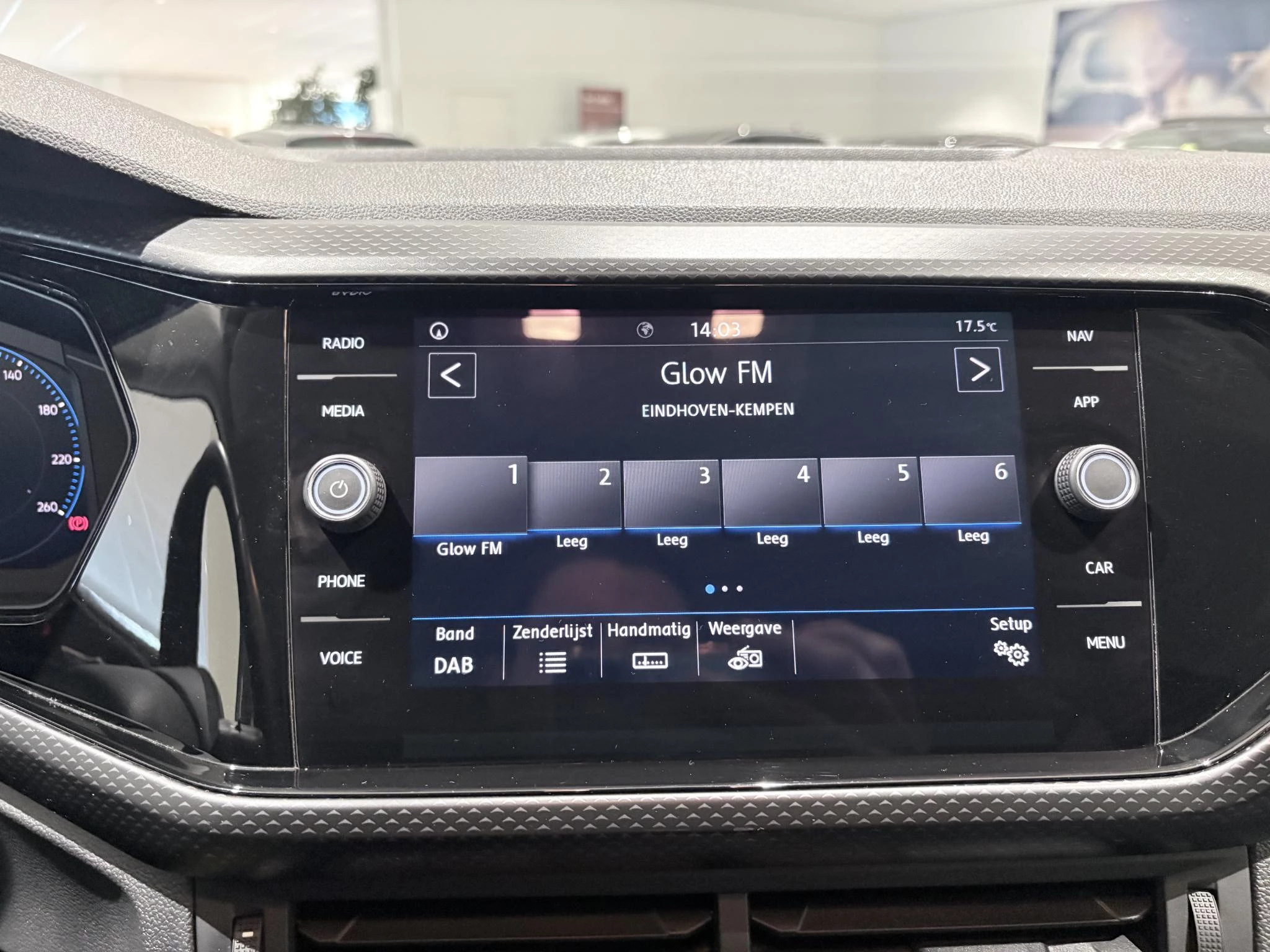 Volkswagen-T-Cross-image-24