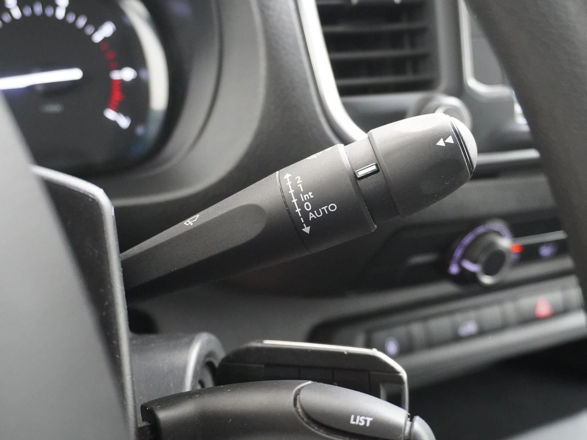 Peugeot-Expert-image-15