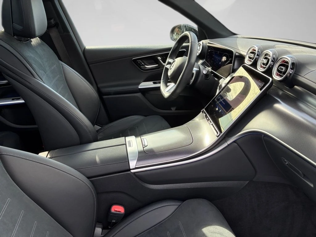 Mercedes-Benz-GLC 220 d-image-15