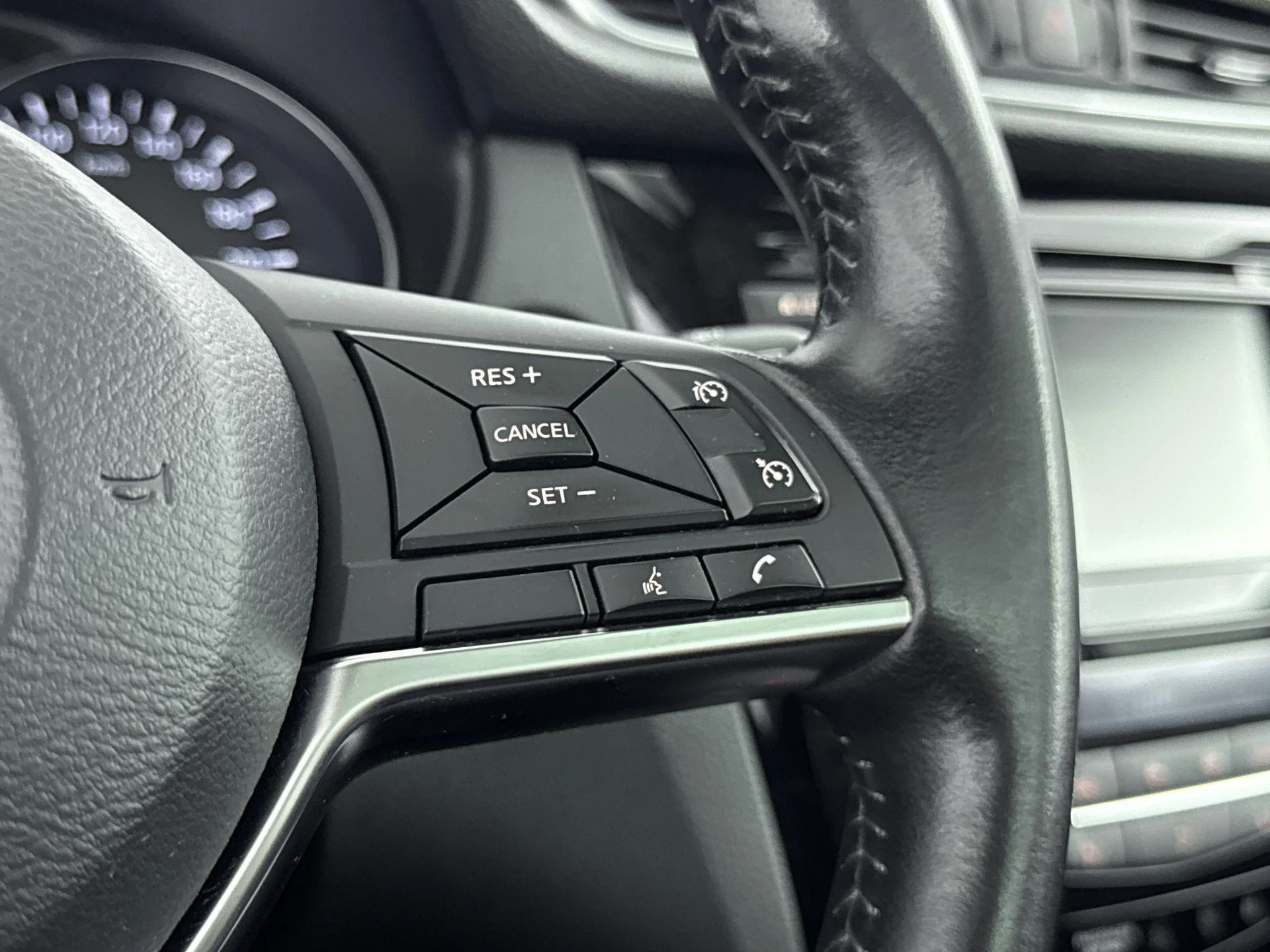 Nissan-QASHQAI-image-5