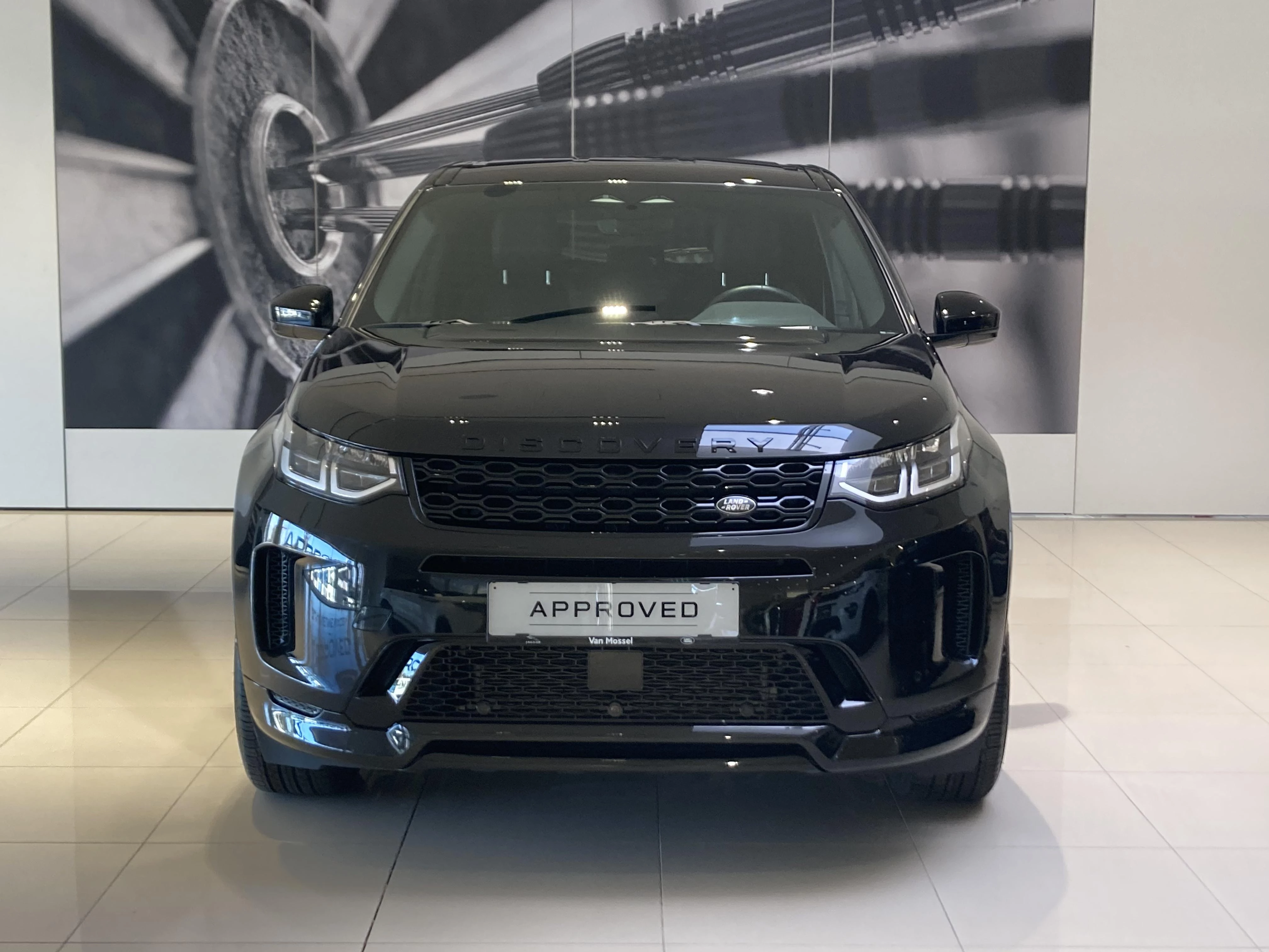 Land Rover-Discovery Sport-image-8