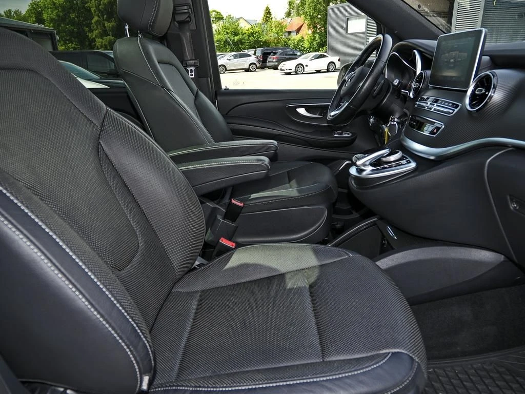 Mercedes-Benz-V-Klasse 300-image-12