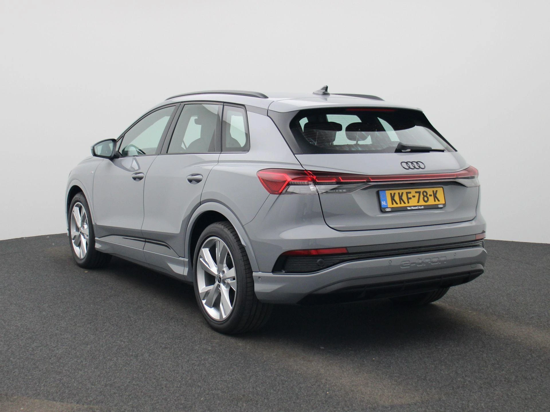 Audi-Q4 e-tron-image-2