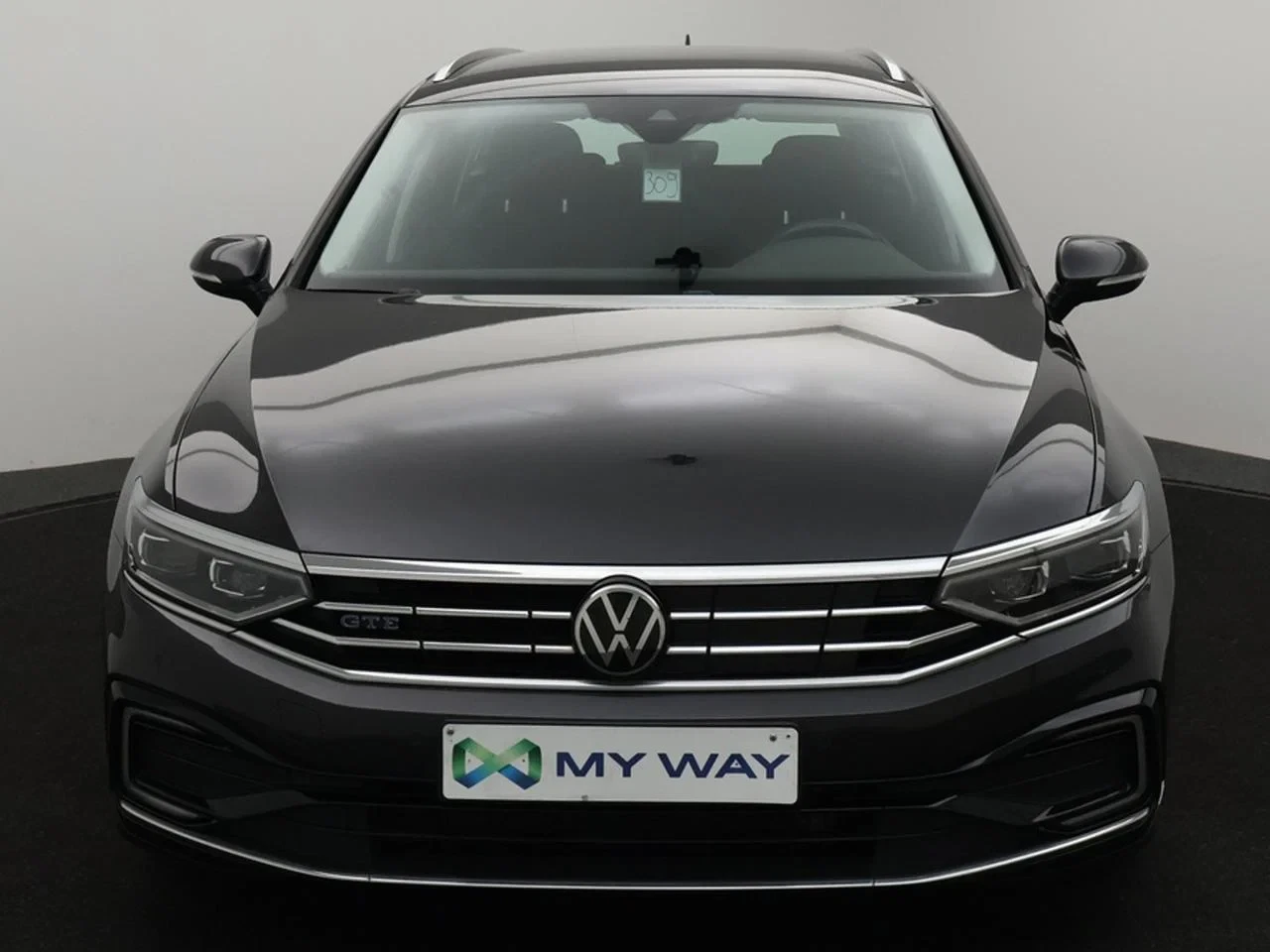 Volkswagen-Passat-image-13