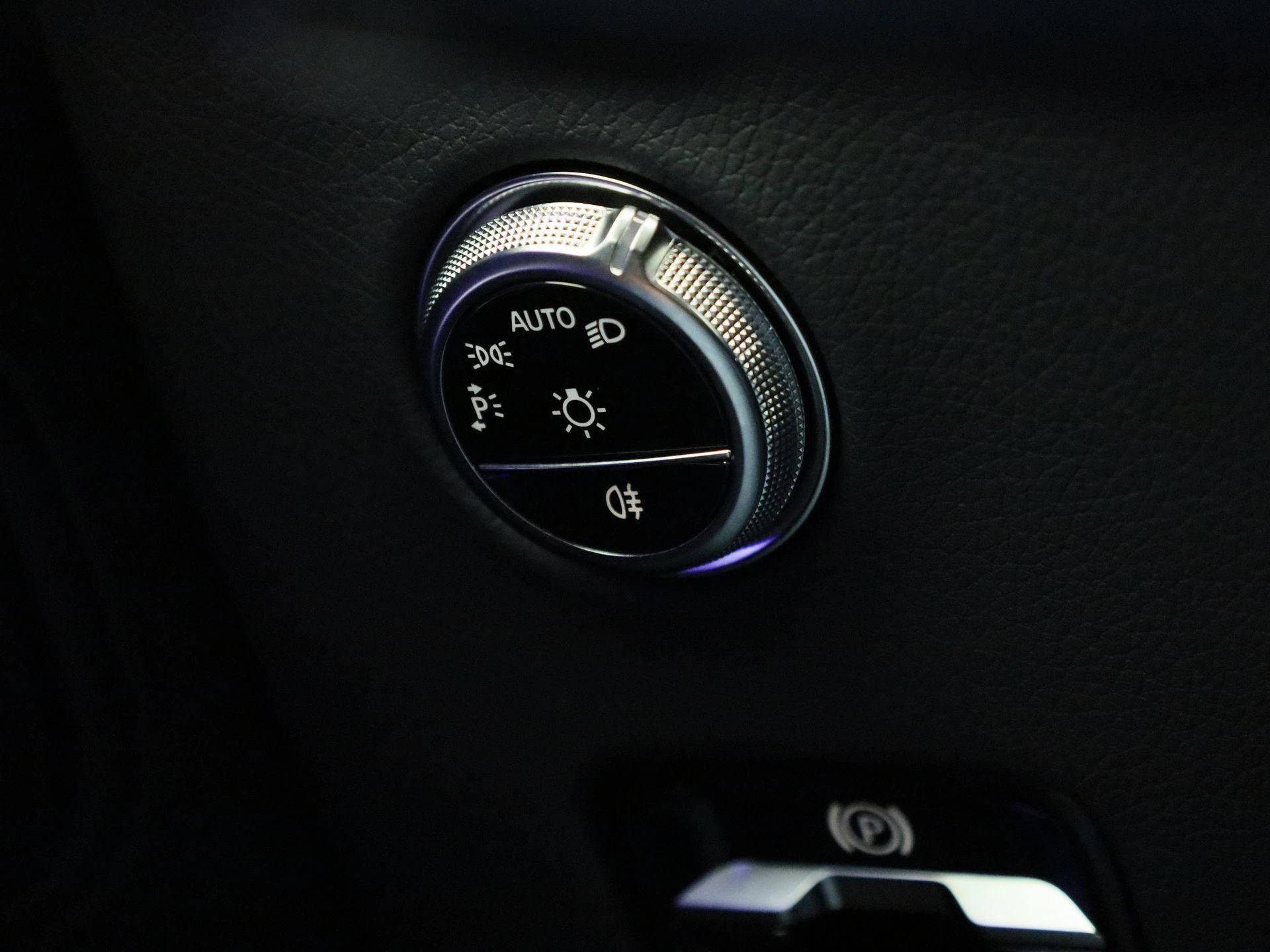 Mercedes-Benz-GLC-image-32