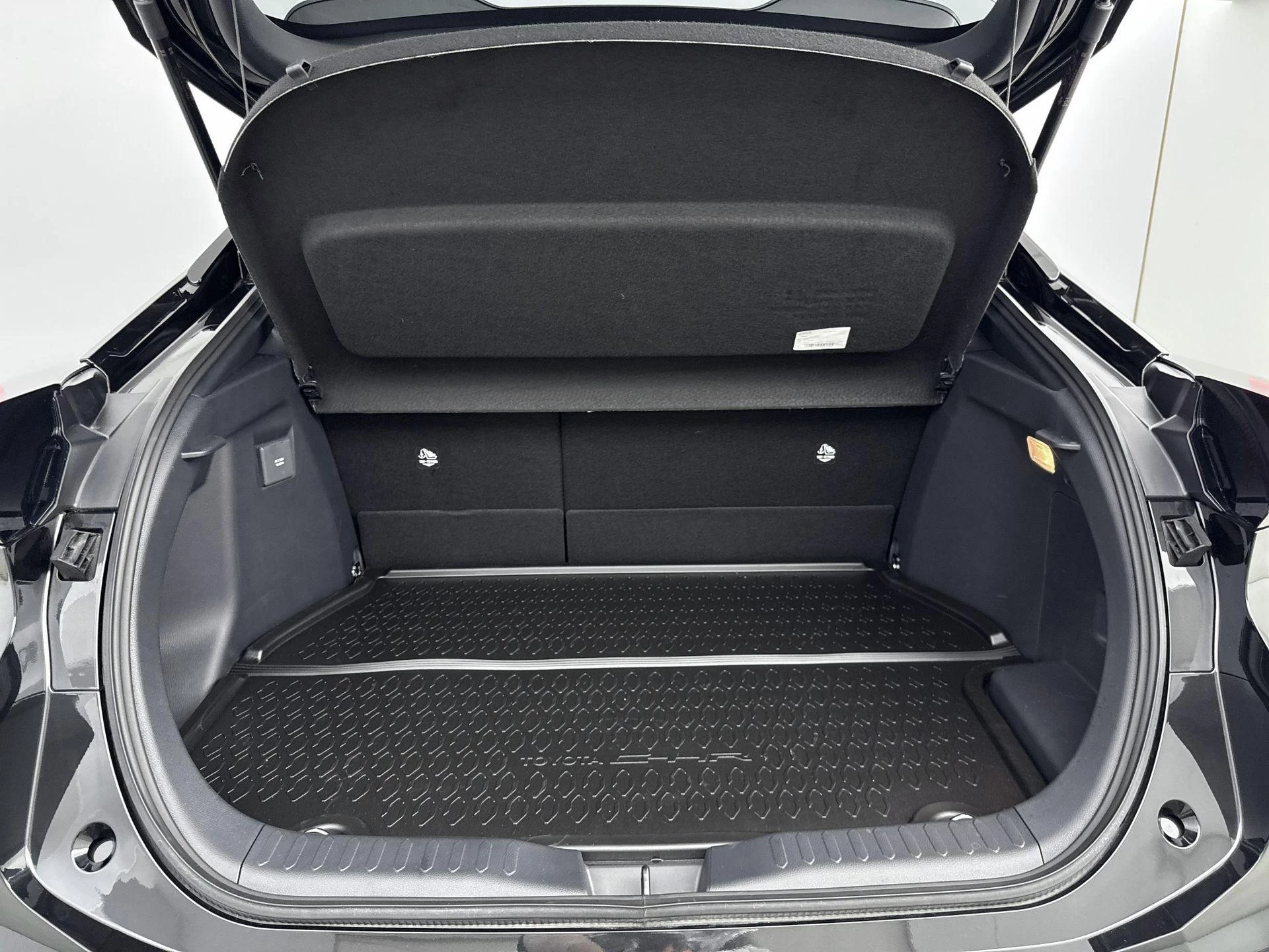 Toyota C-HR 2.0 Plug-in Hybrid Dynamic 220PK