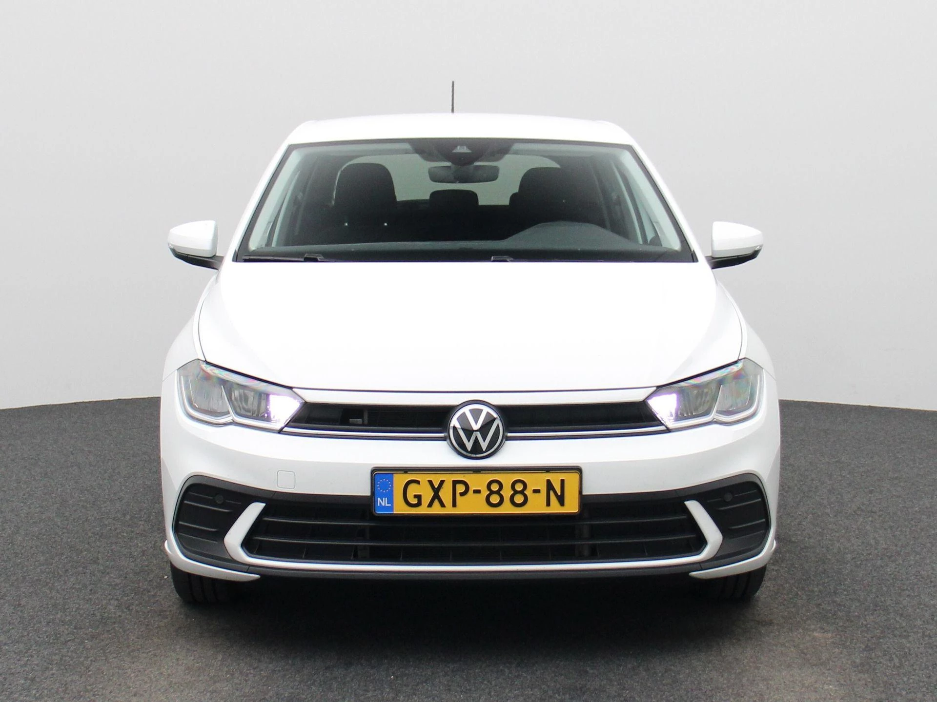 Volkswagen-Polo-image-2
