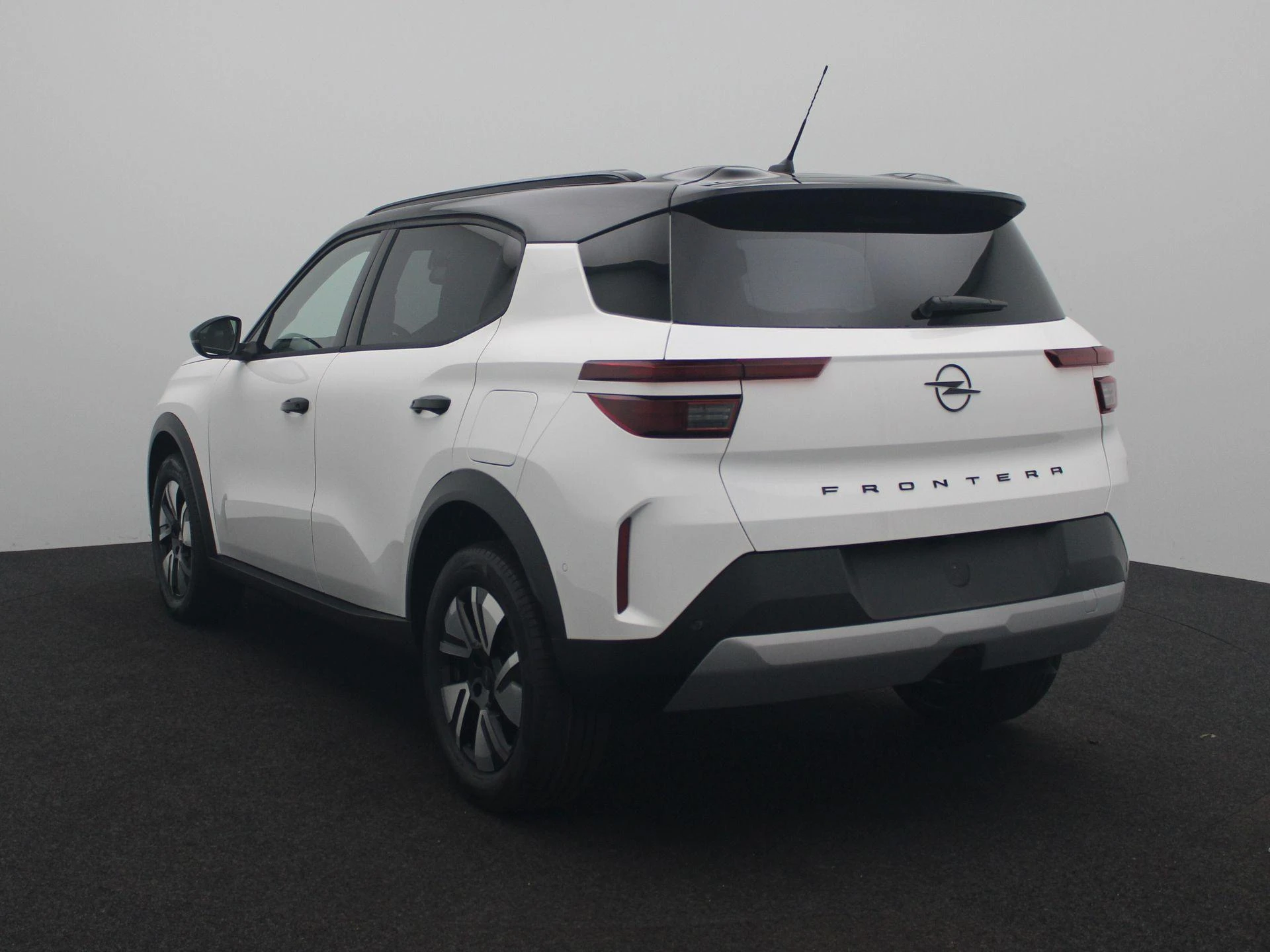 Opel-Frontera-image-1