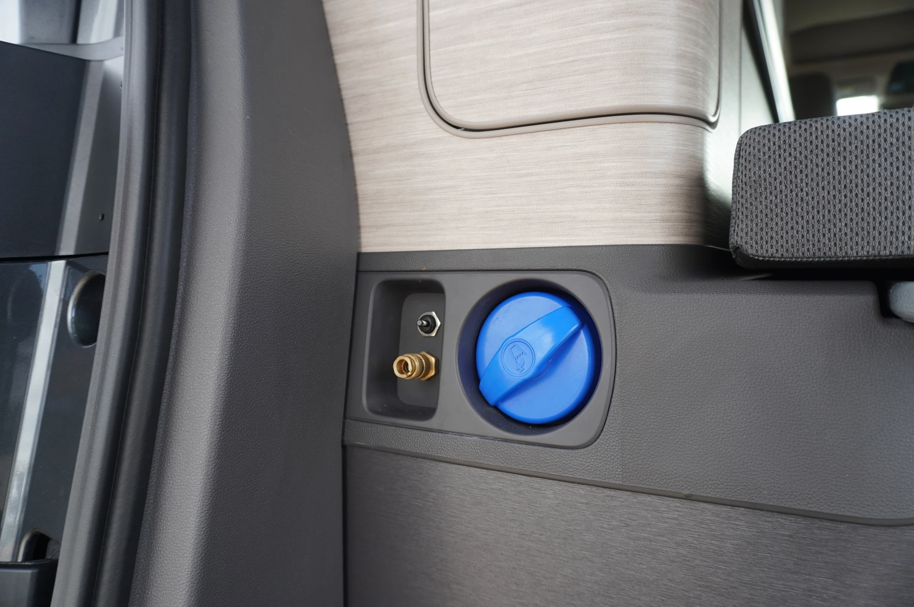 Volkswagen-California-image-56