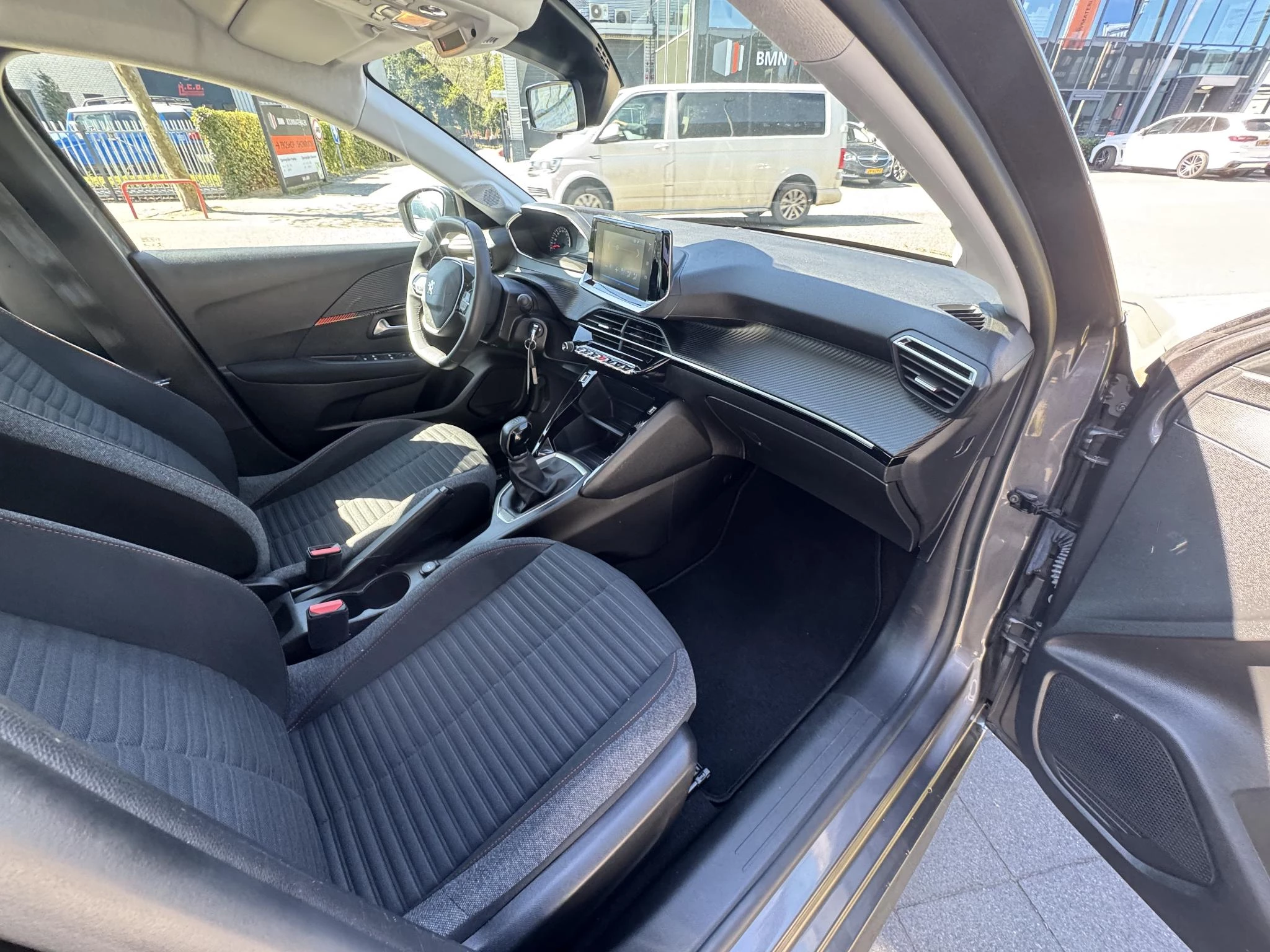 Peugeot-208-image-14