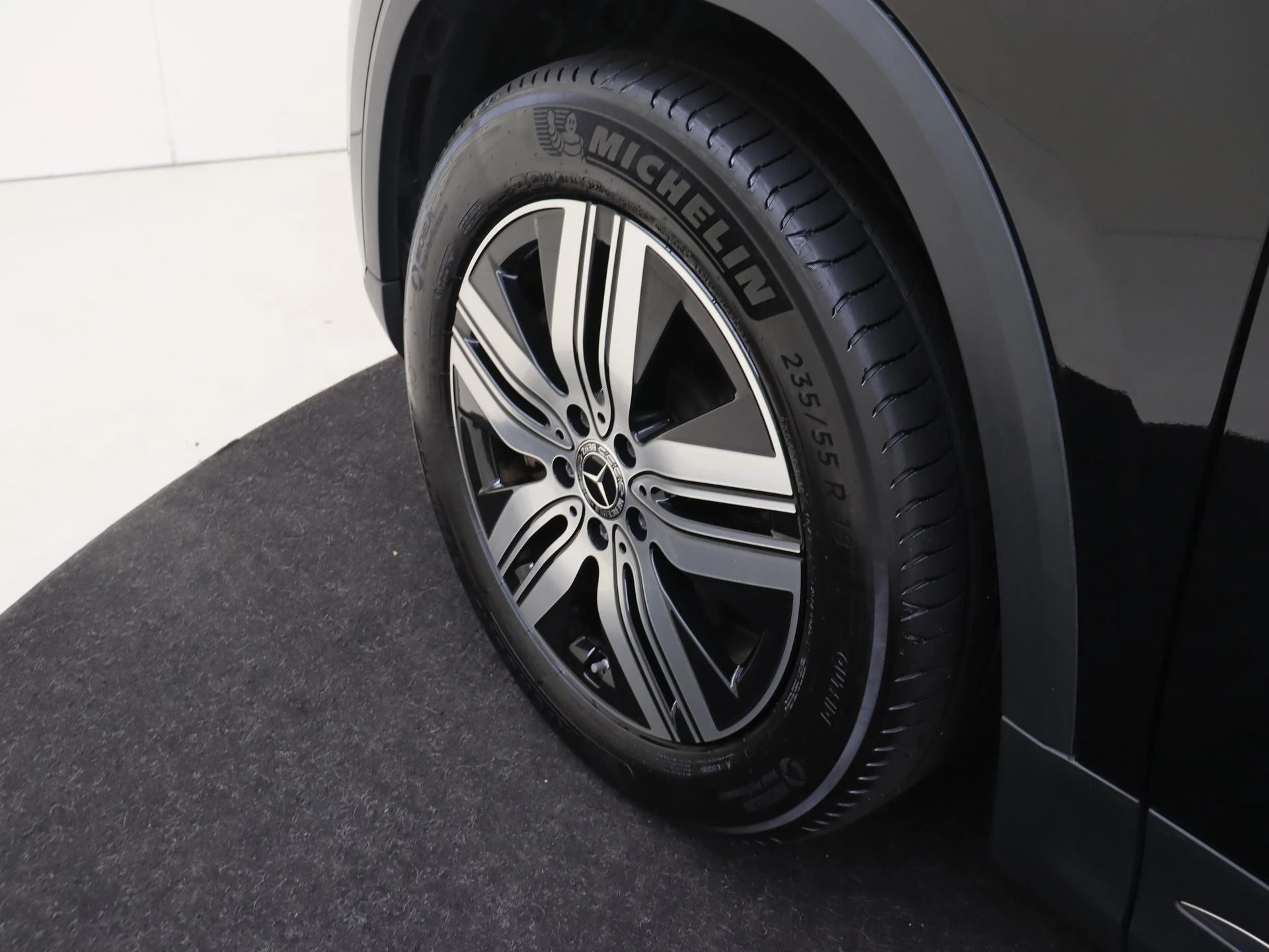Mercedes-Benz-EQA-image-29