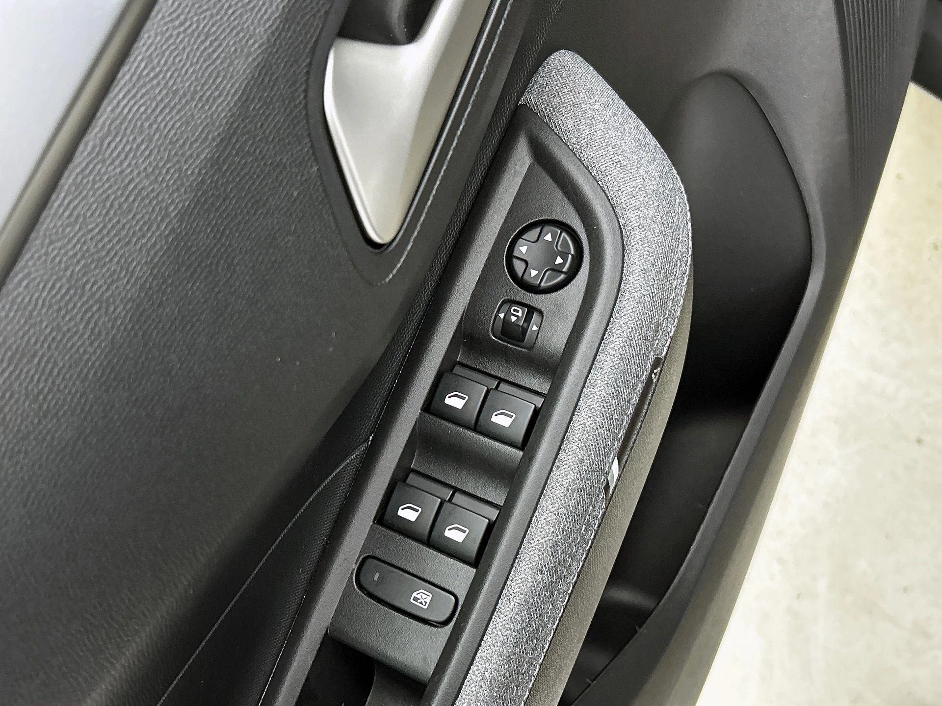 Opel-Frontera-image-27