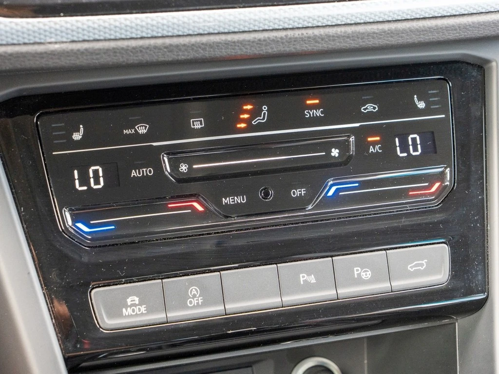 Volkswagen-Touran-image-15