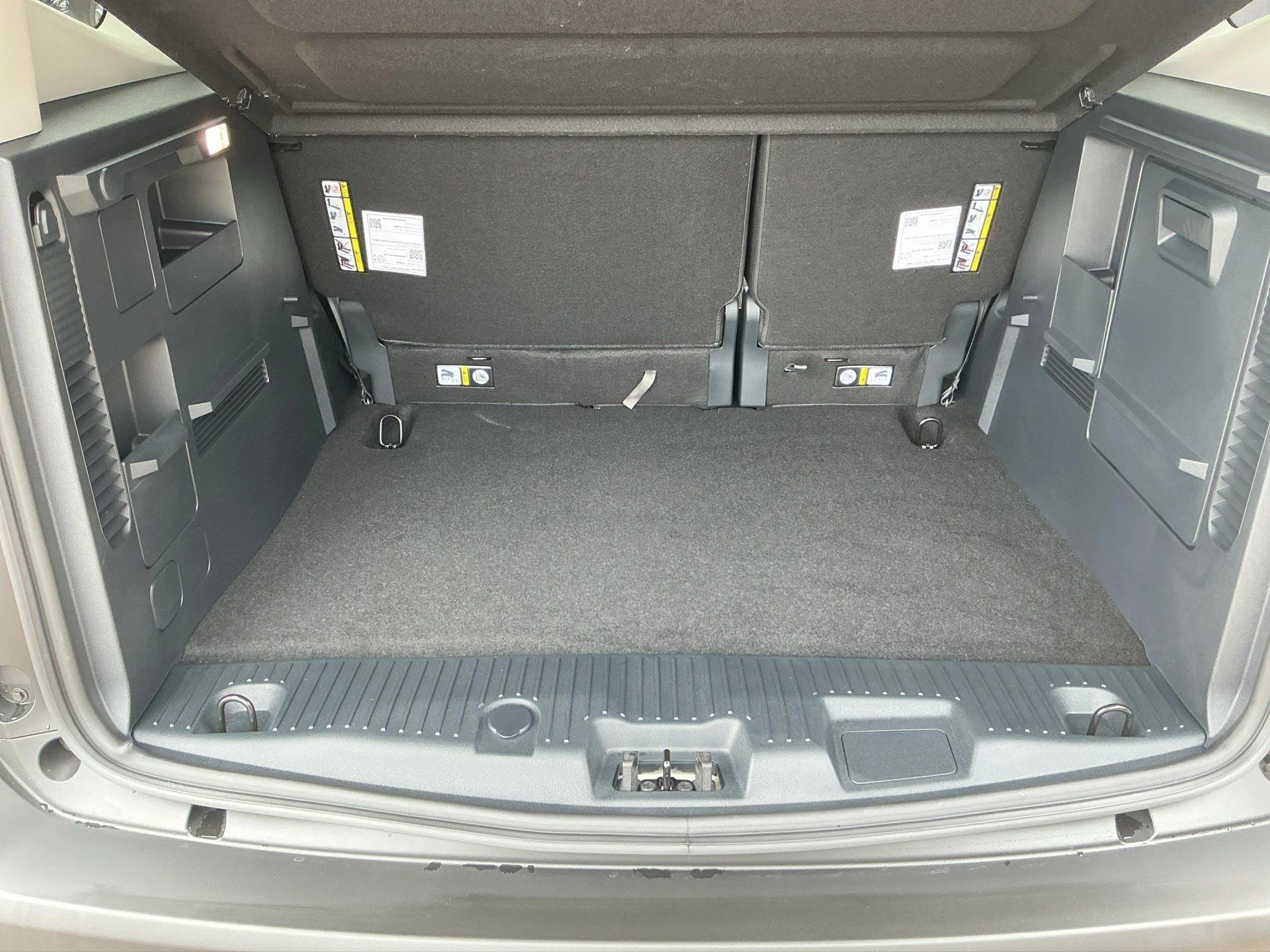 Ford-Tourneo Courier-image-16