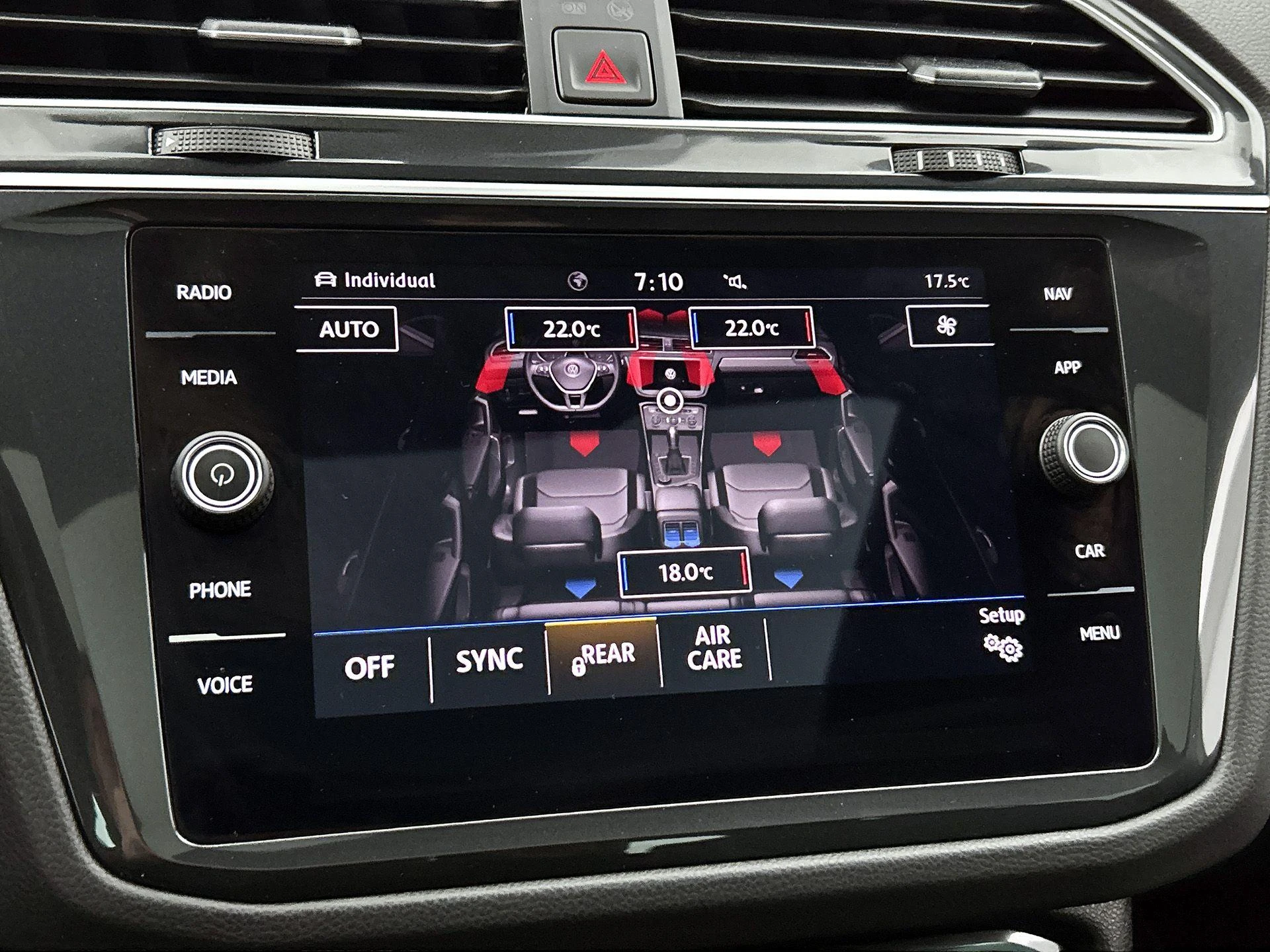 Volkswagen-Tiguan-image-17