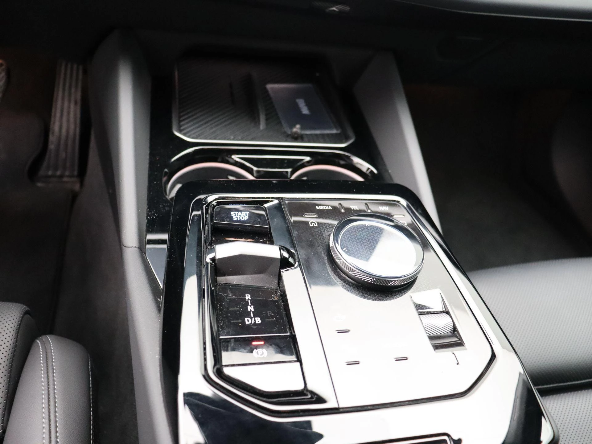 BMW-i5-image-16