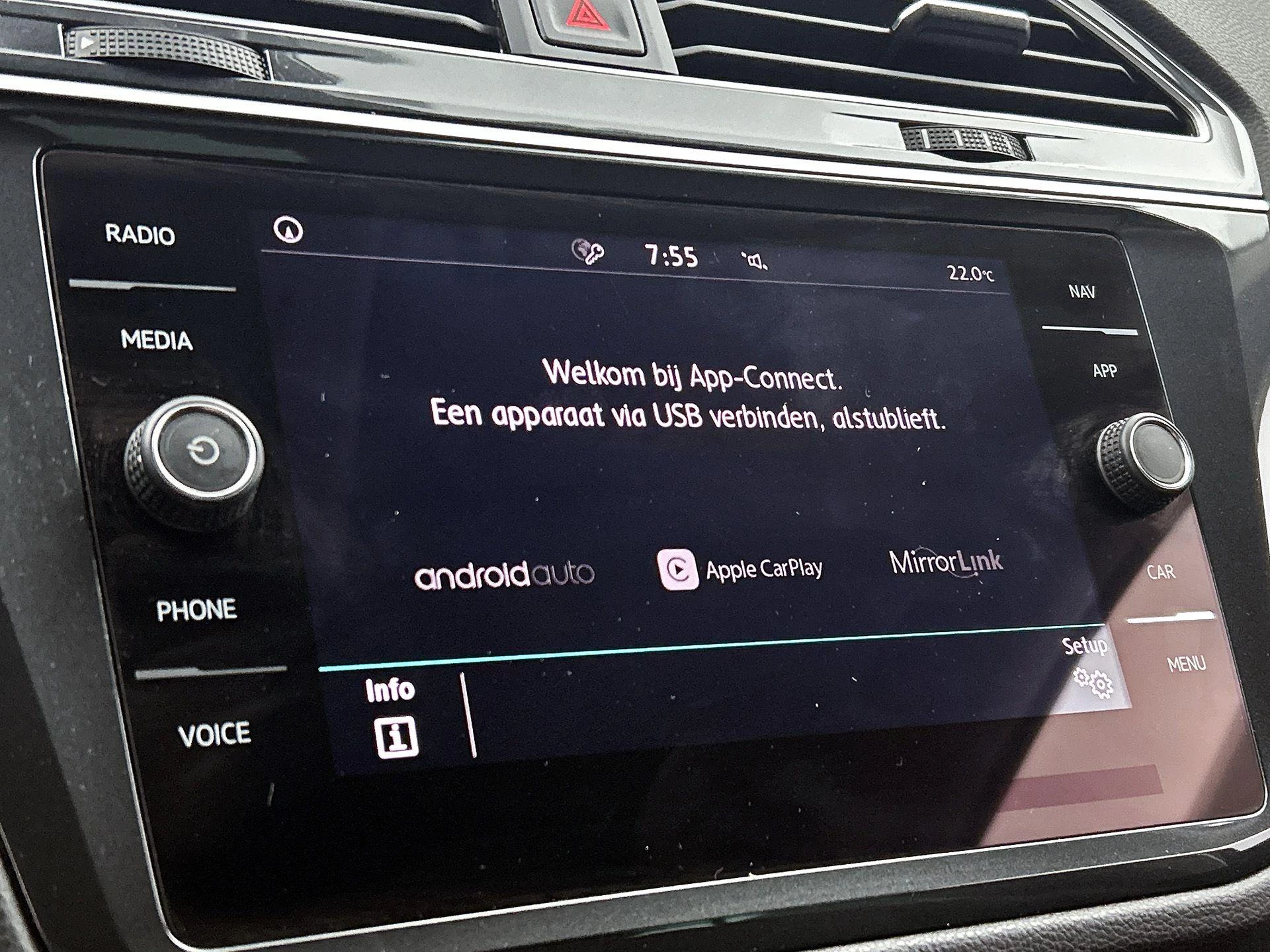 Volkswagen-Tiguan-image-14