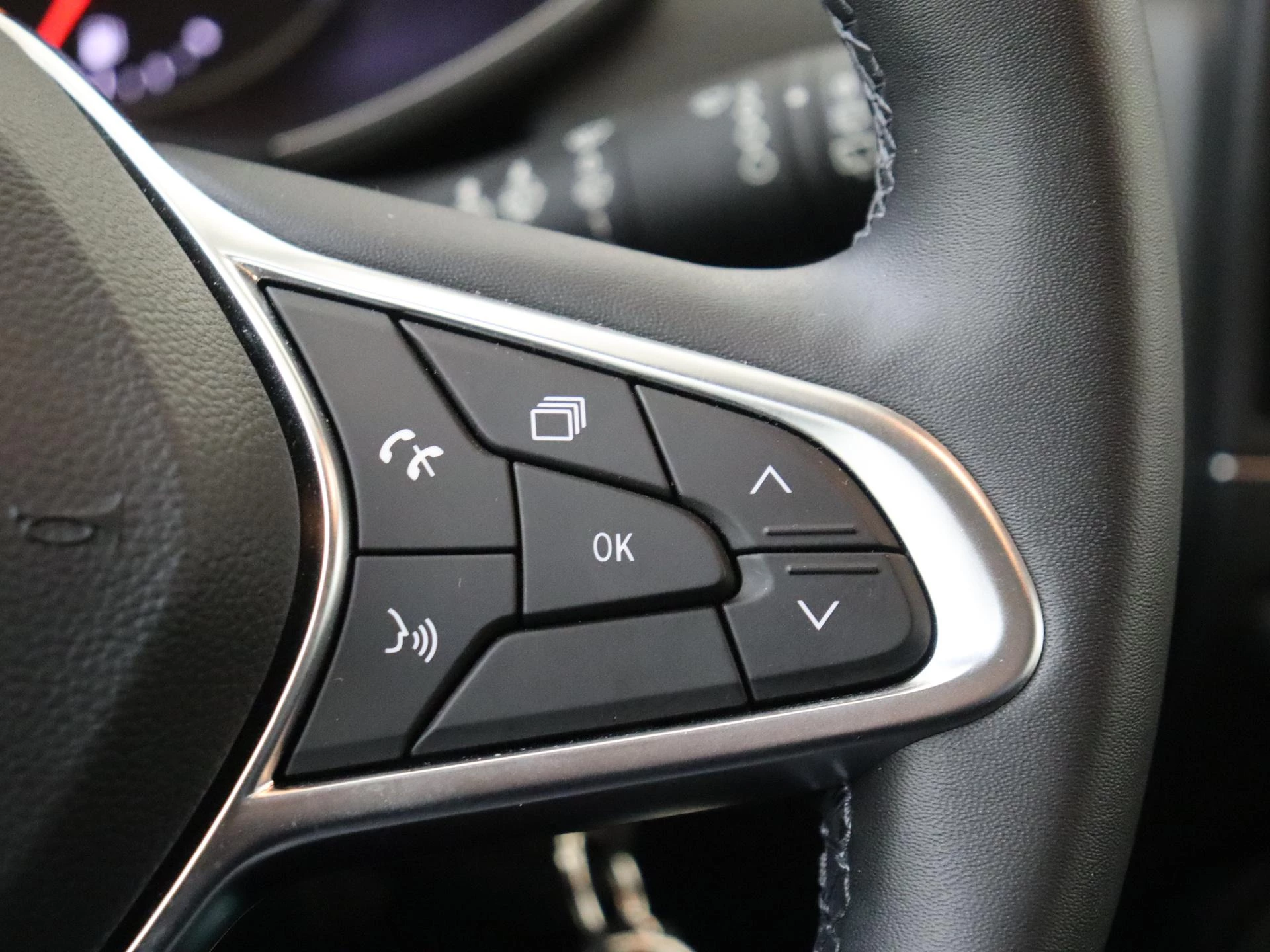 Renault-Clio-image-17