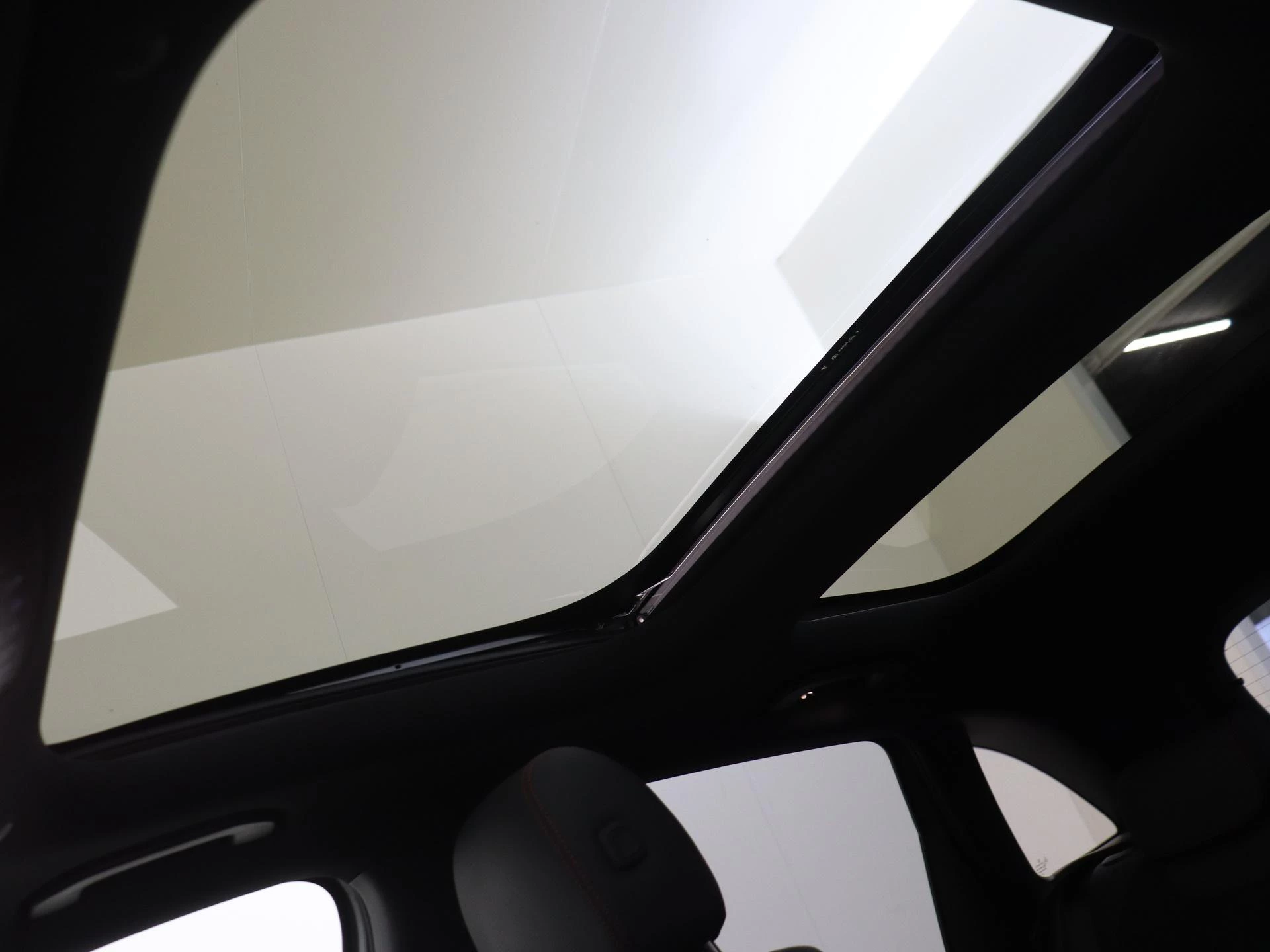 Mercedes-Benz B-Klasse 250 e Business Solution AMG