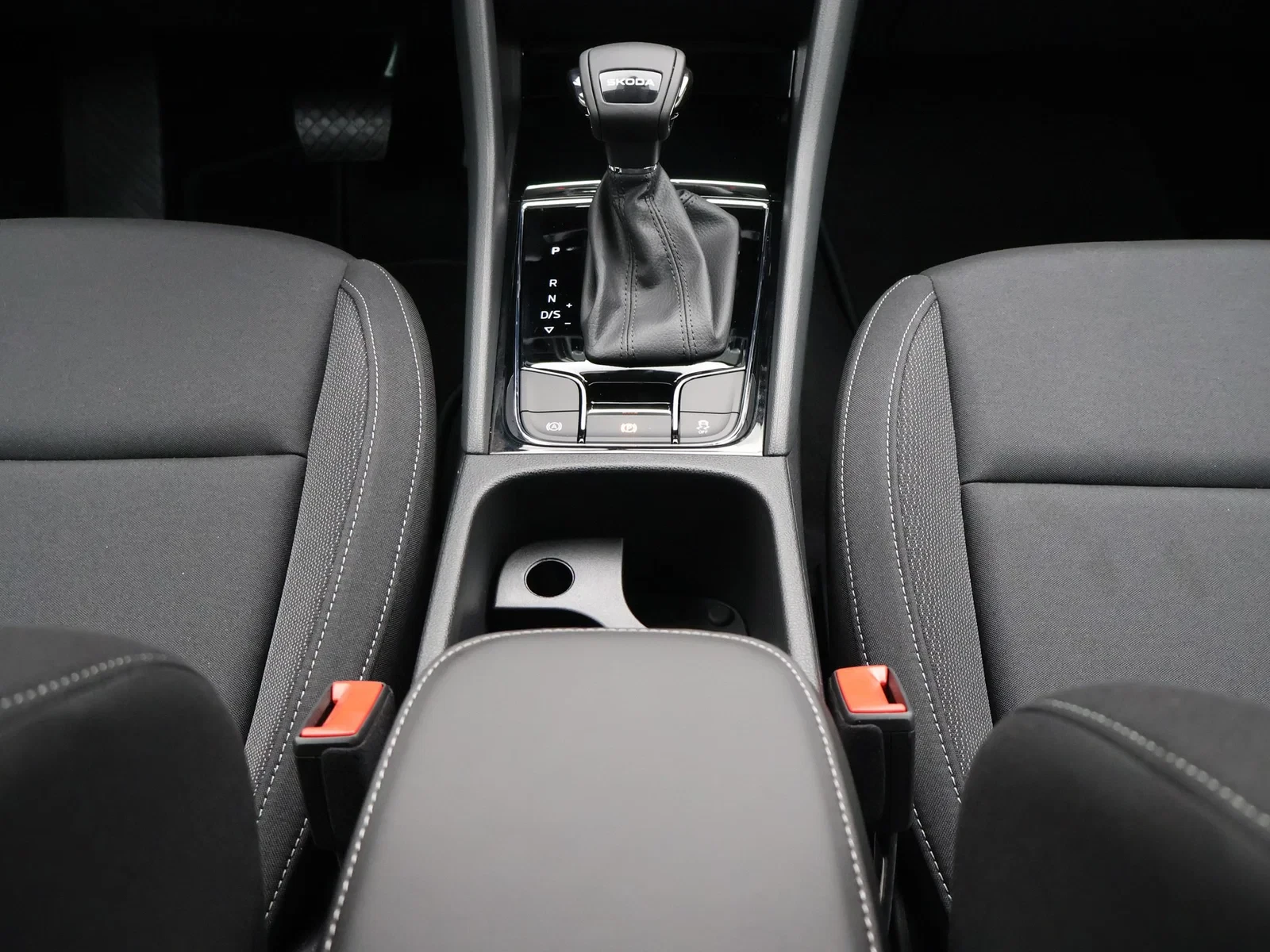 Škoda Karoq Karoq Family 1.5 TSI 110kW (150pk) DSG7 / DEMO