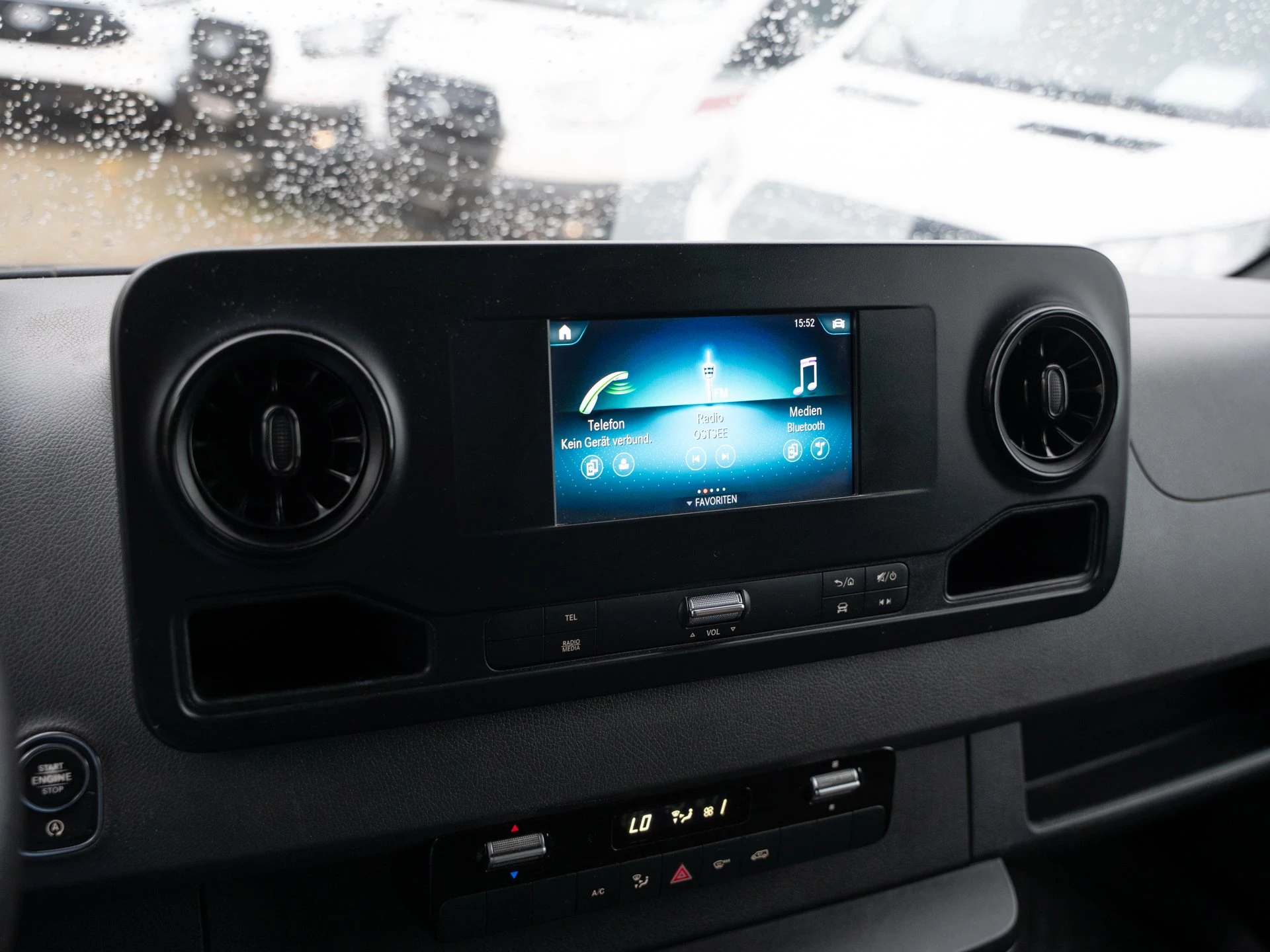 Mercedes-Benz-Sprinter-image-9