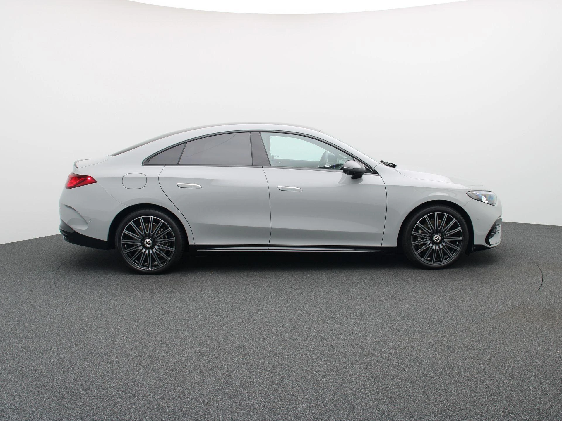 Mercedes-Benz-CLA-image-5