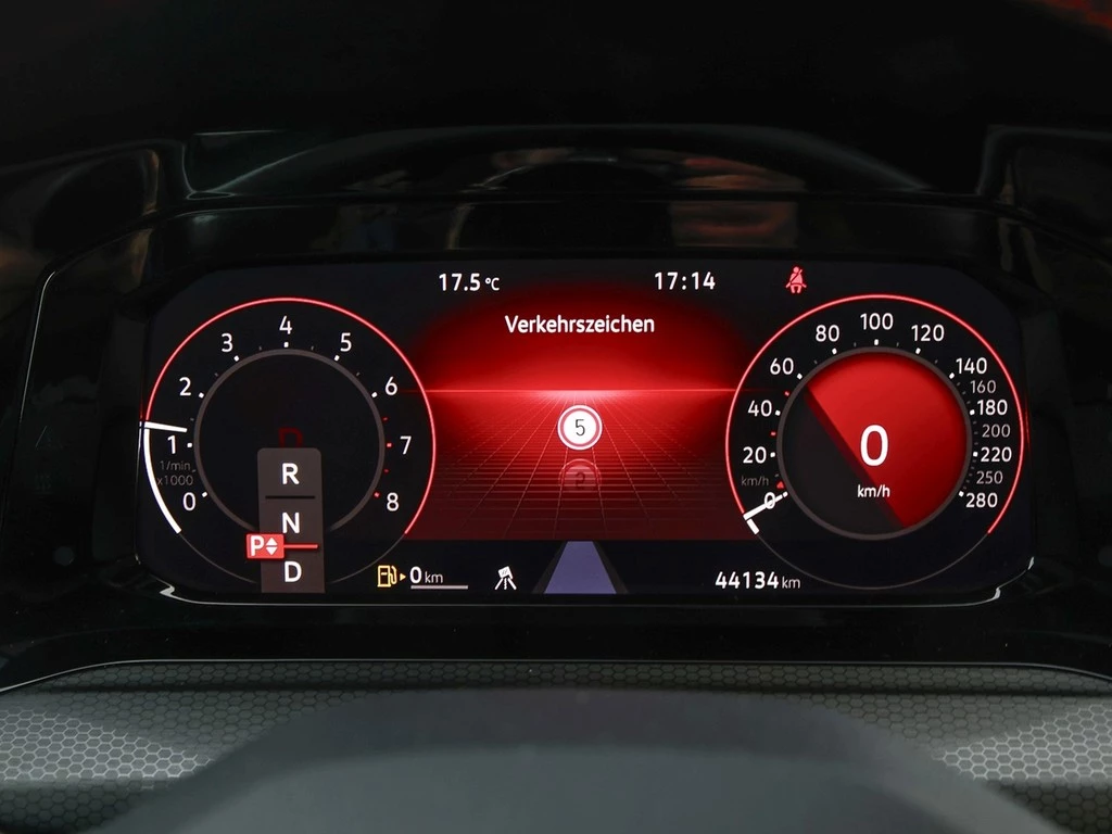 Volkswagen Golf VIII GTI 2,0 TSI DSG,LED,Kamera,Navi,ACC Lenkrad/Sitzheizung,Climatronic,ALU