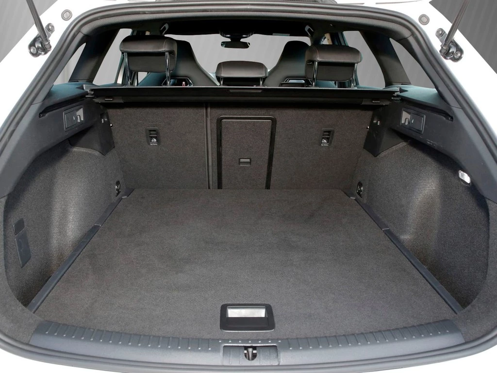 CUPRA Leon Sportstourer 2.0 TSI DSG VZ 19'ACC Full Link DAB LED
