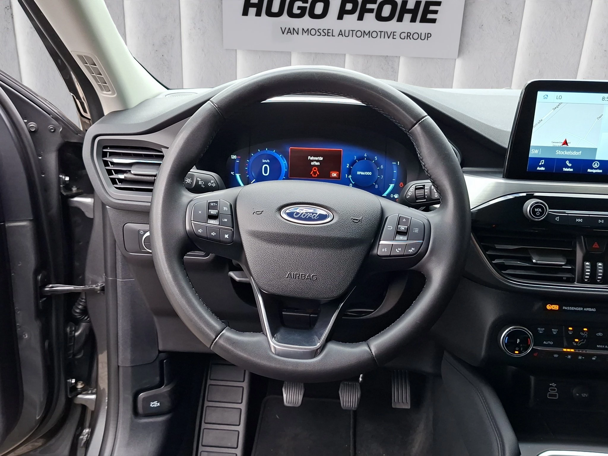 Ford Kuga Titanium 1.5 EB LED | GJR | RFK | SHZ | PDC | LMF | Navi | BT | Klima