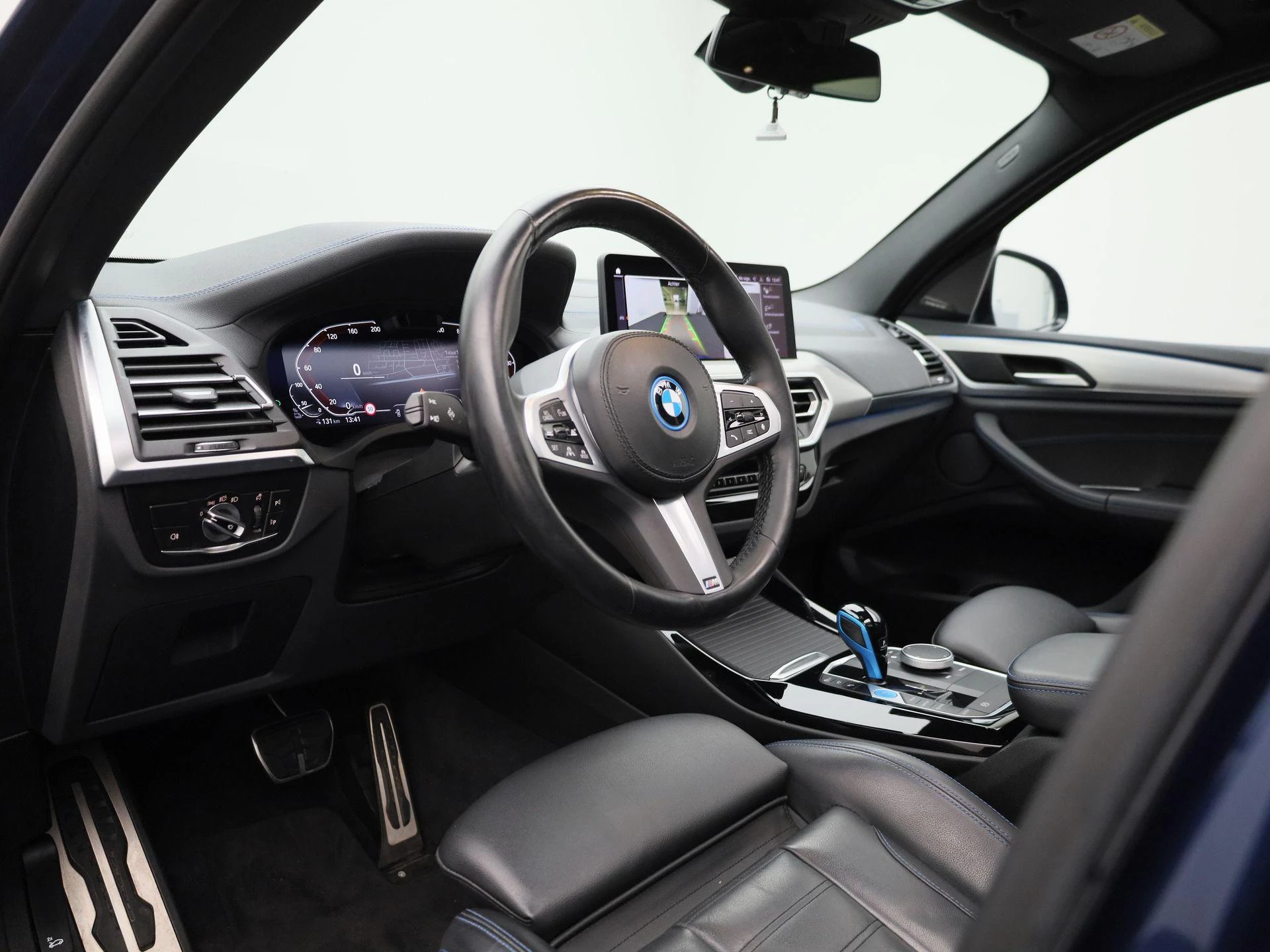 BMW-iX3-image-38