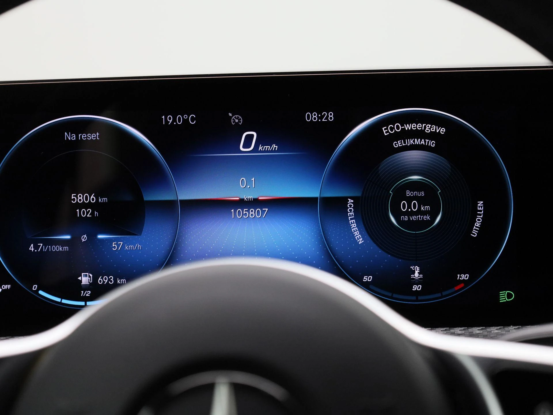 Mercedes-Benz-CLA-image-7