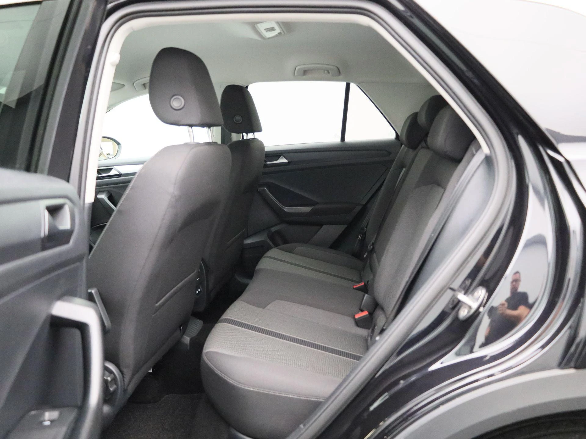 Volkswagen-T-Roc-image-10