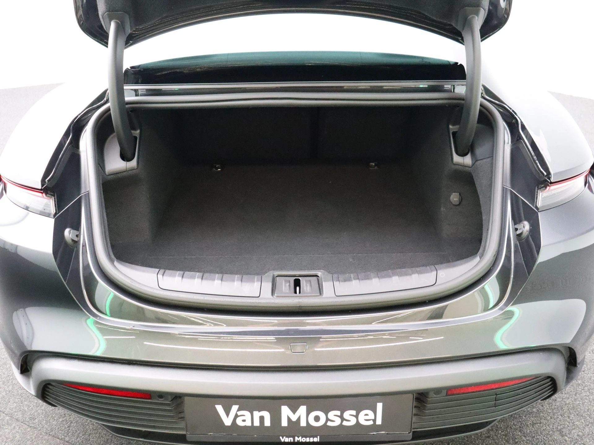 Porsche-Taycan-image-29