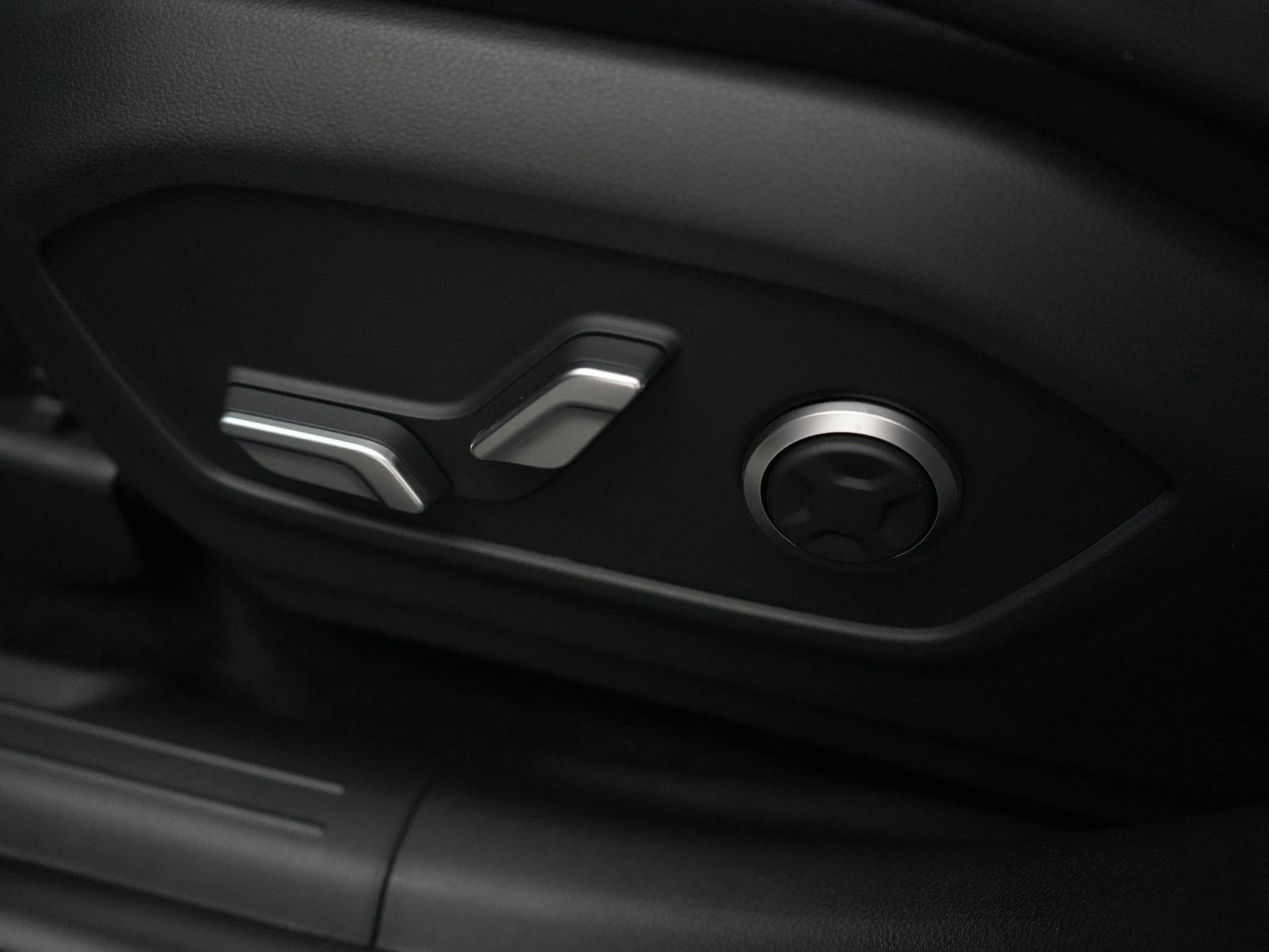 Hyundai-Santa Fe-image-33