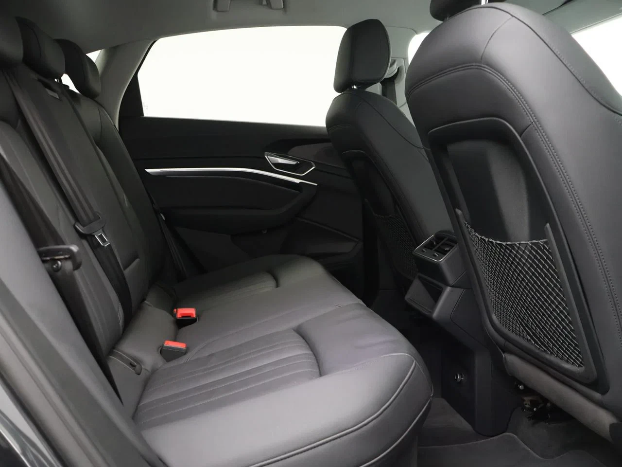 Audi e-tron Sportback Audi e-tron Sportback 55 QUATTRO 408PK *AUTOMAAT*LEDER*CAMERA*VIRTUAL COCKPIT*PDC*ACC*NAVI*APP-CONNECT*...*