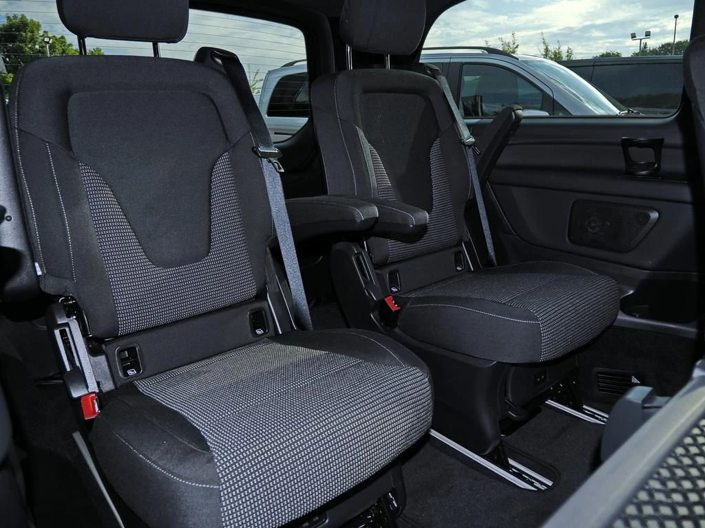 Mercedes-Benz-V-Klasse 220-image-15