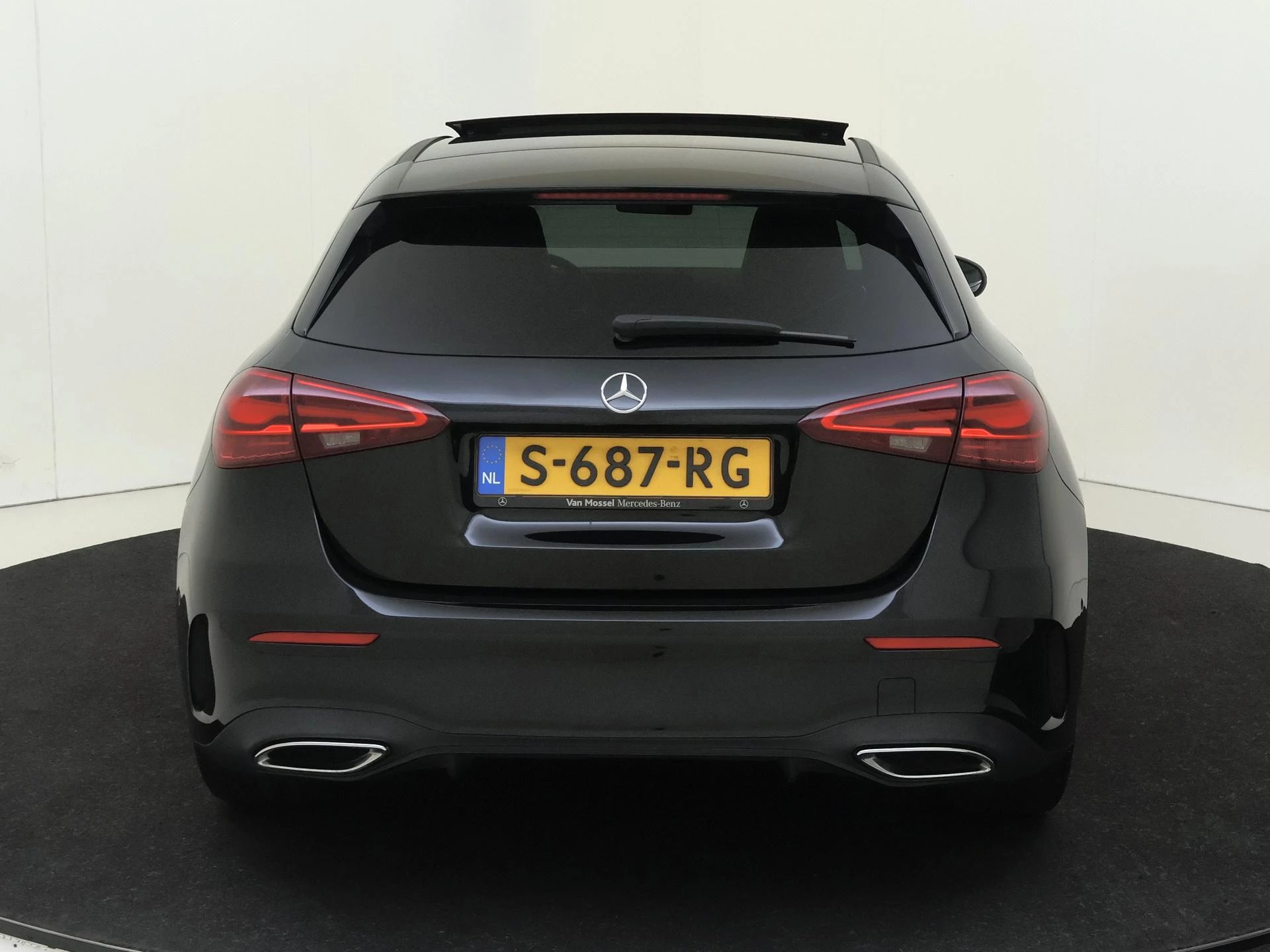 Mercedes-Benz-A-Klasse-image-6