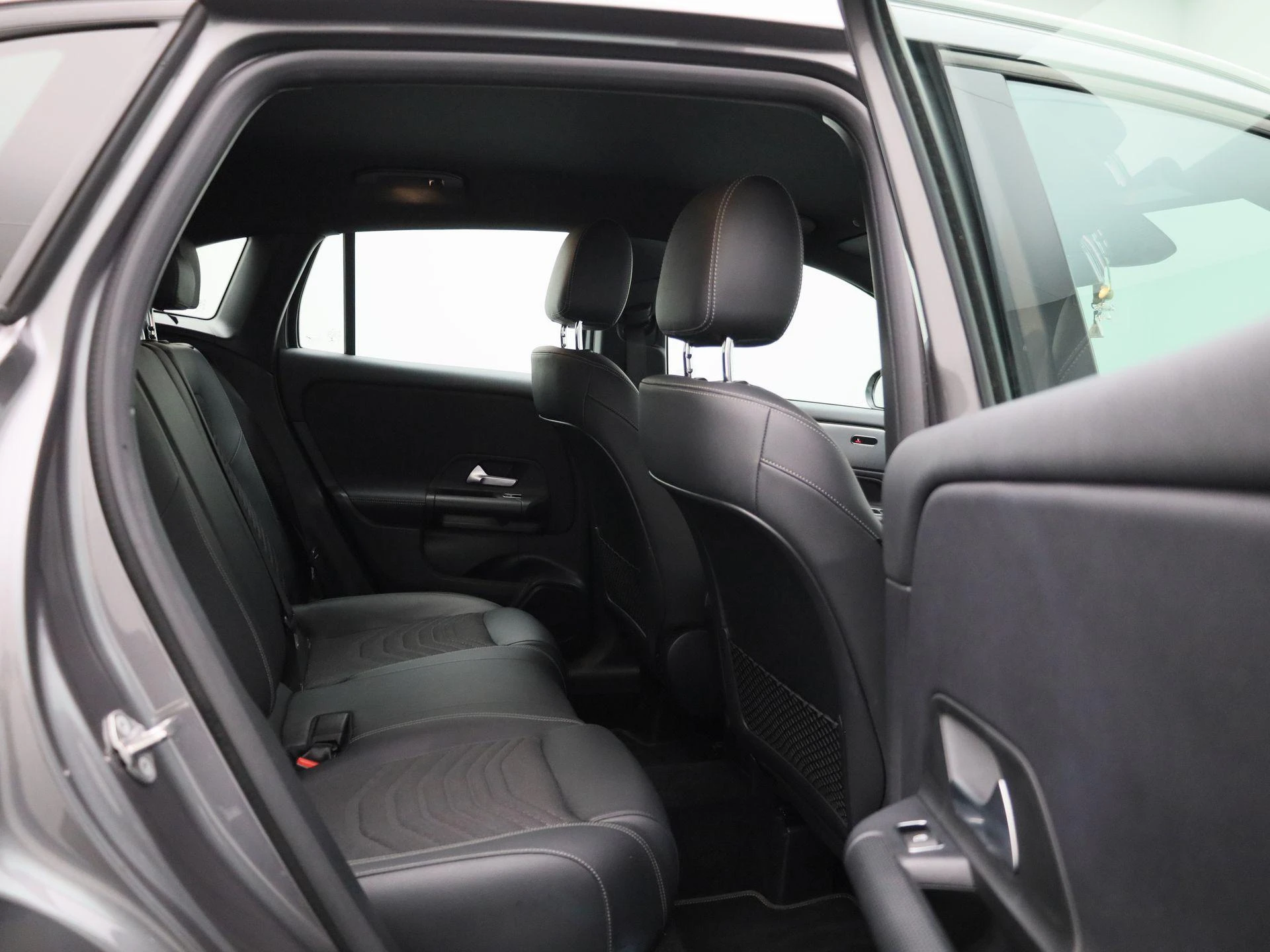 Mercedes-Benz-GLA-image-35