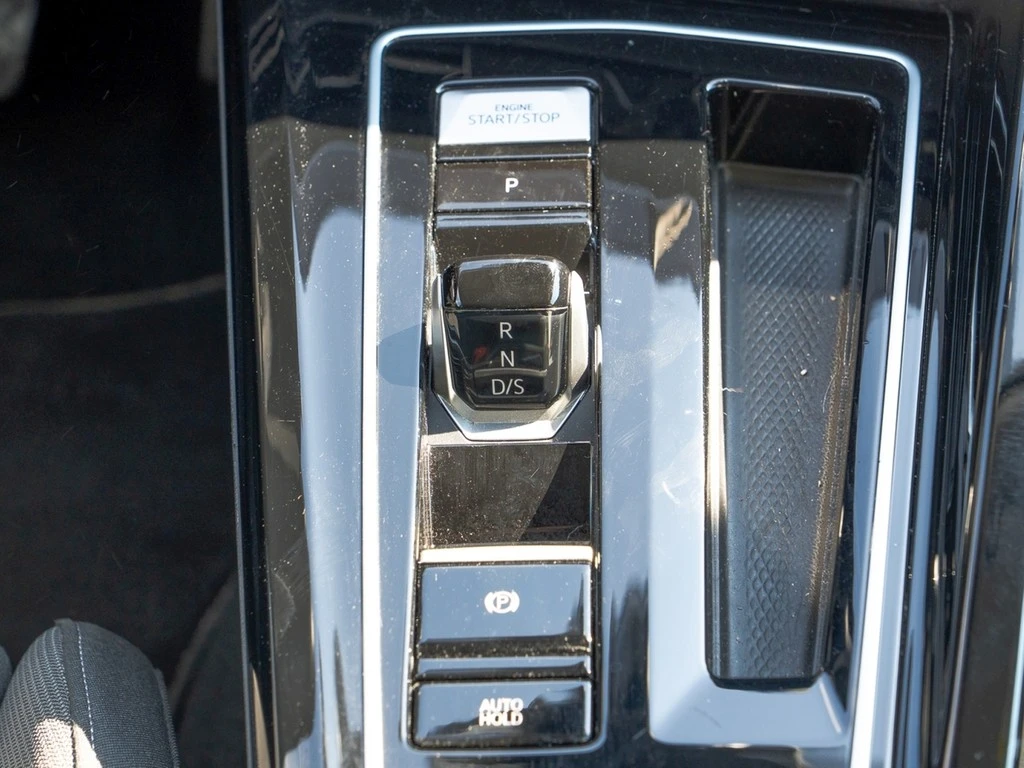 Volkswagen-Golf-image-13