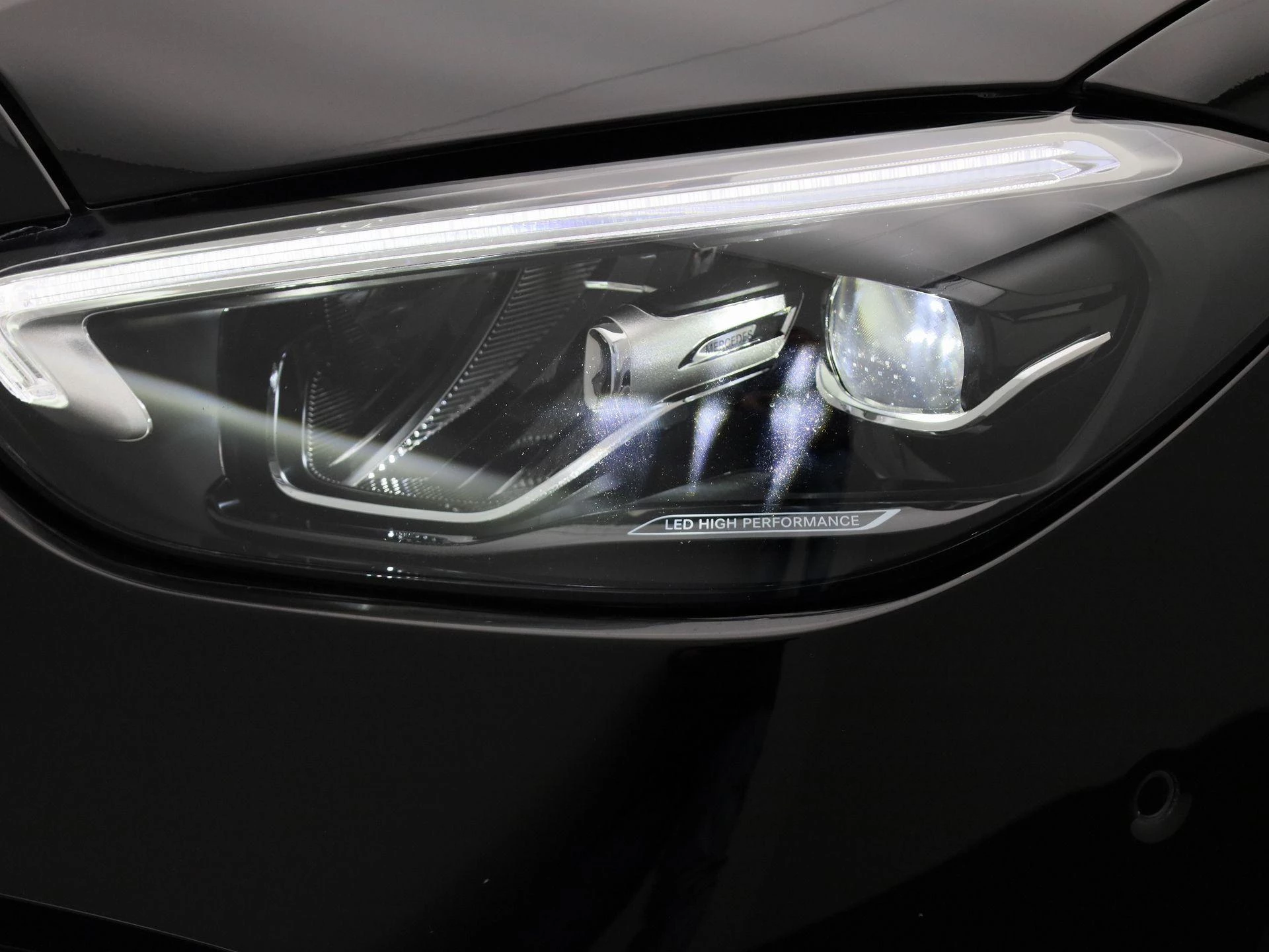 Mercedes-Benz-C-Klasse-image-12