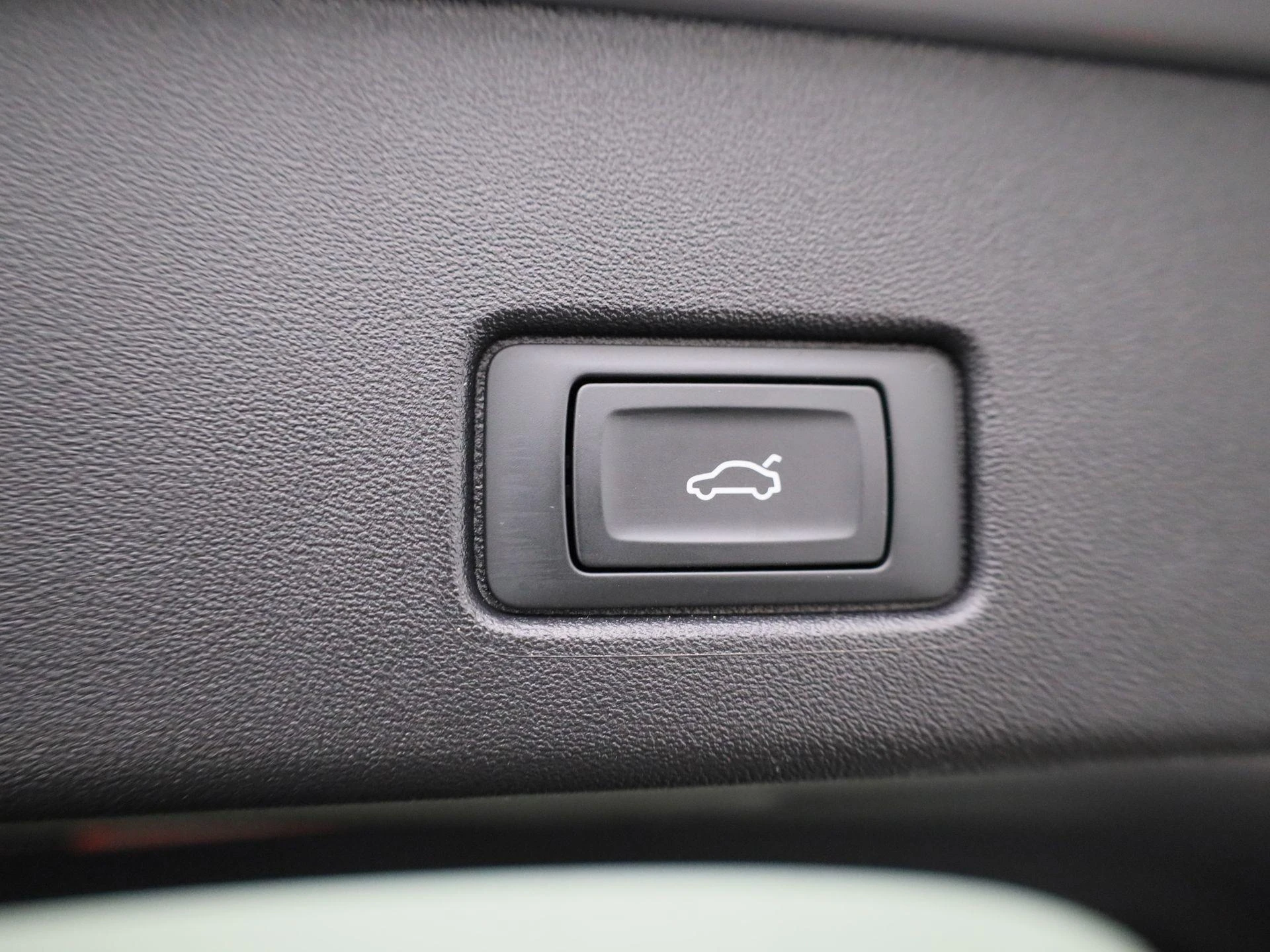 Audi-Q4 e-tron-image-11