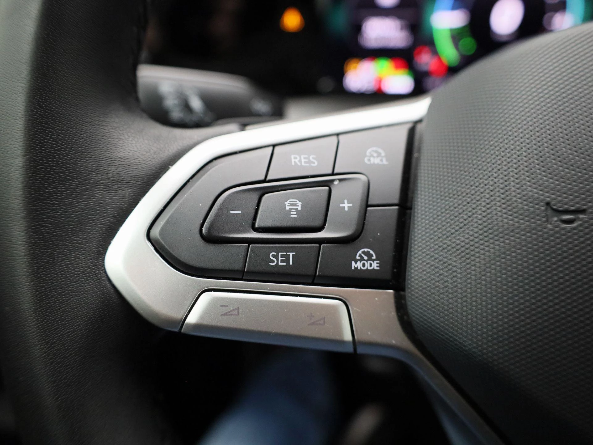 Volkswagen-Golf-image-19