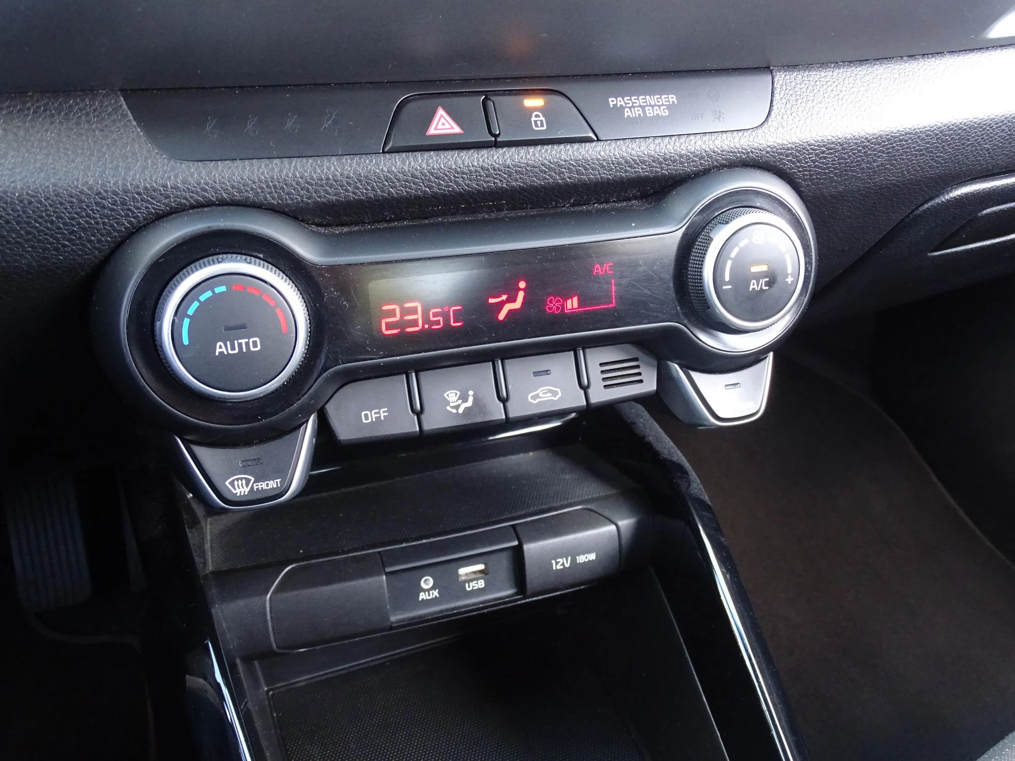 Kia-Stonic-image-19