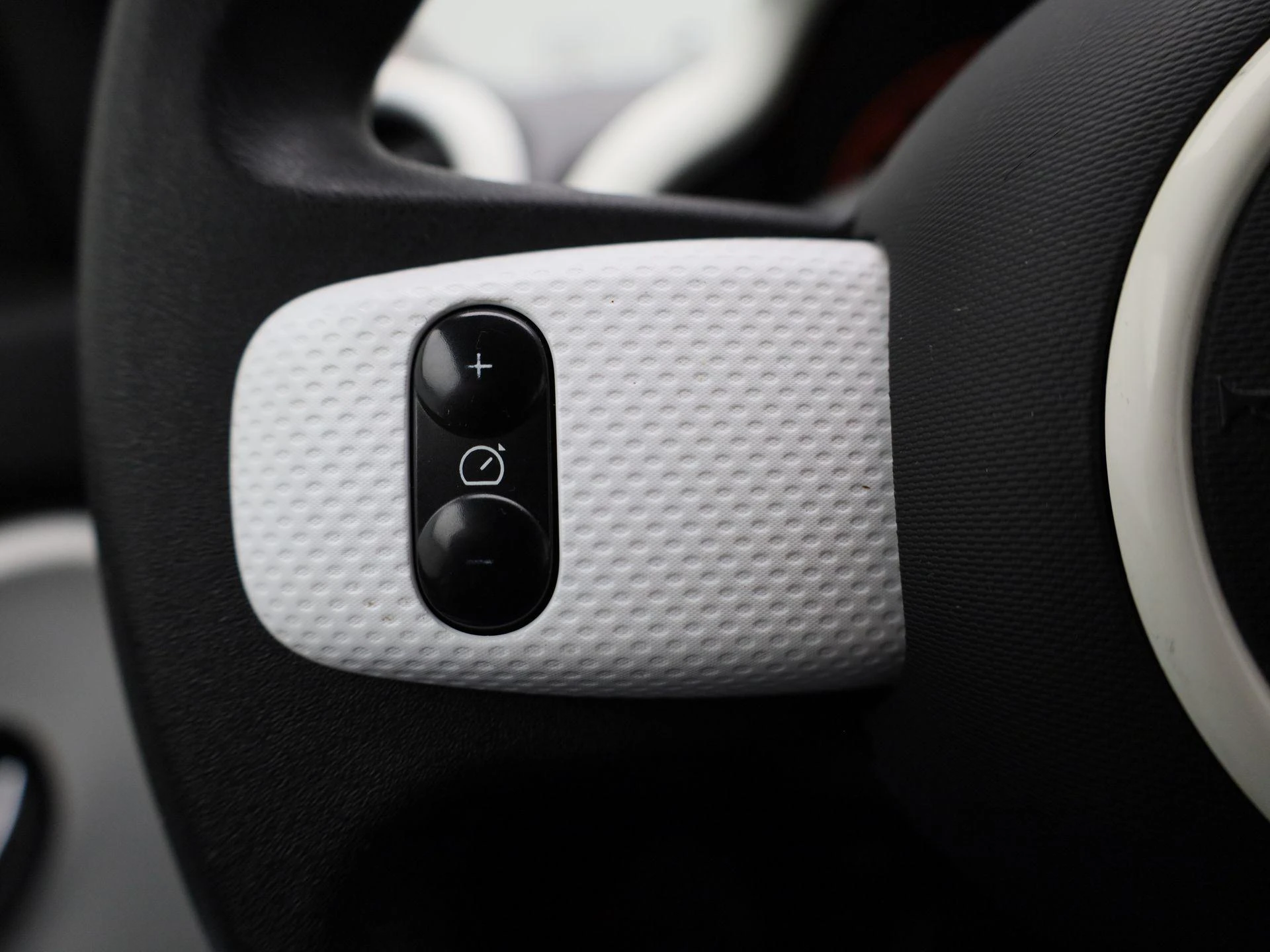 Renault-Twingo-image-16