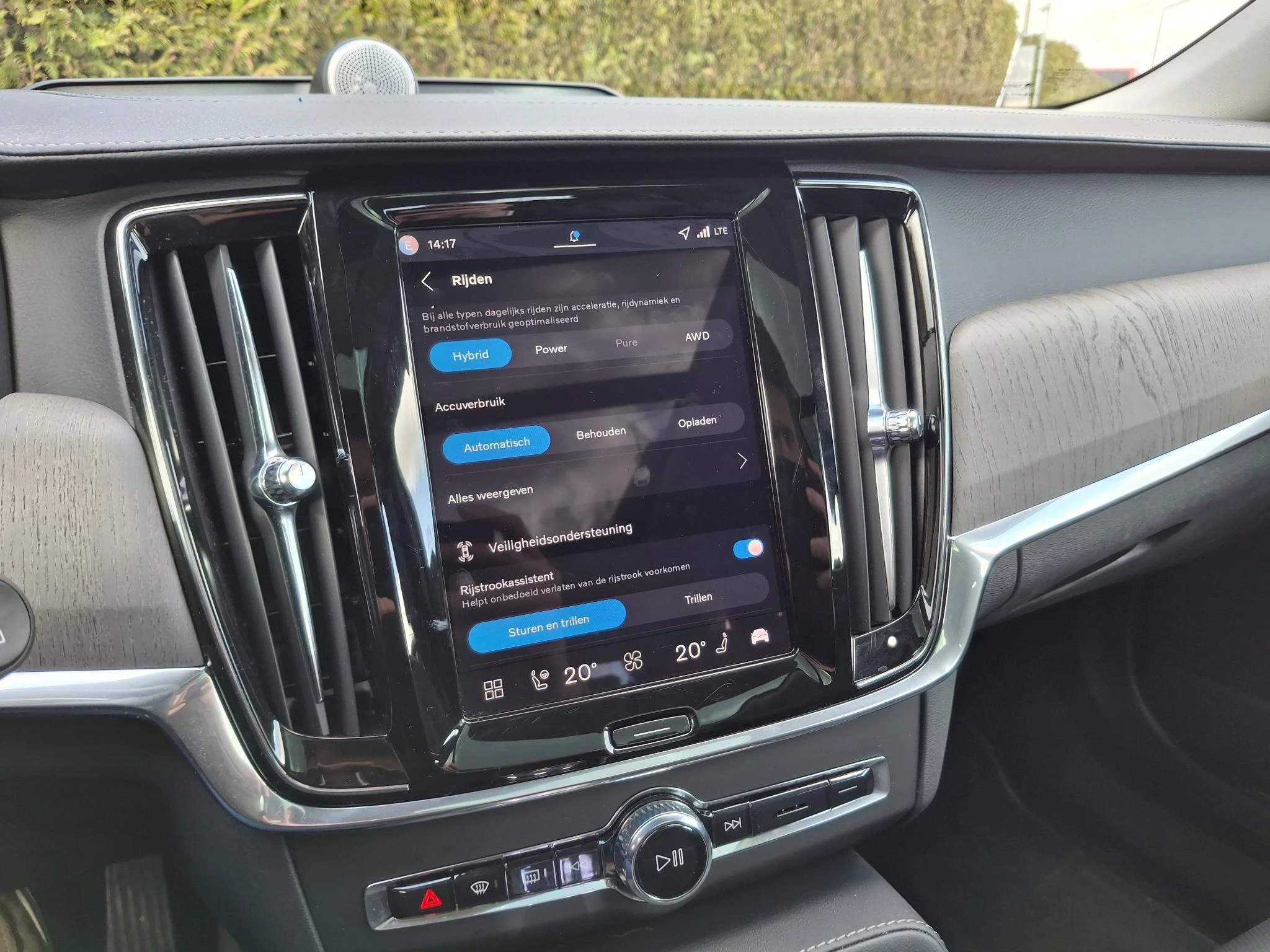 Volvo-V90-image-27
